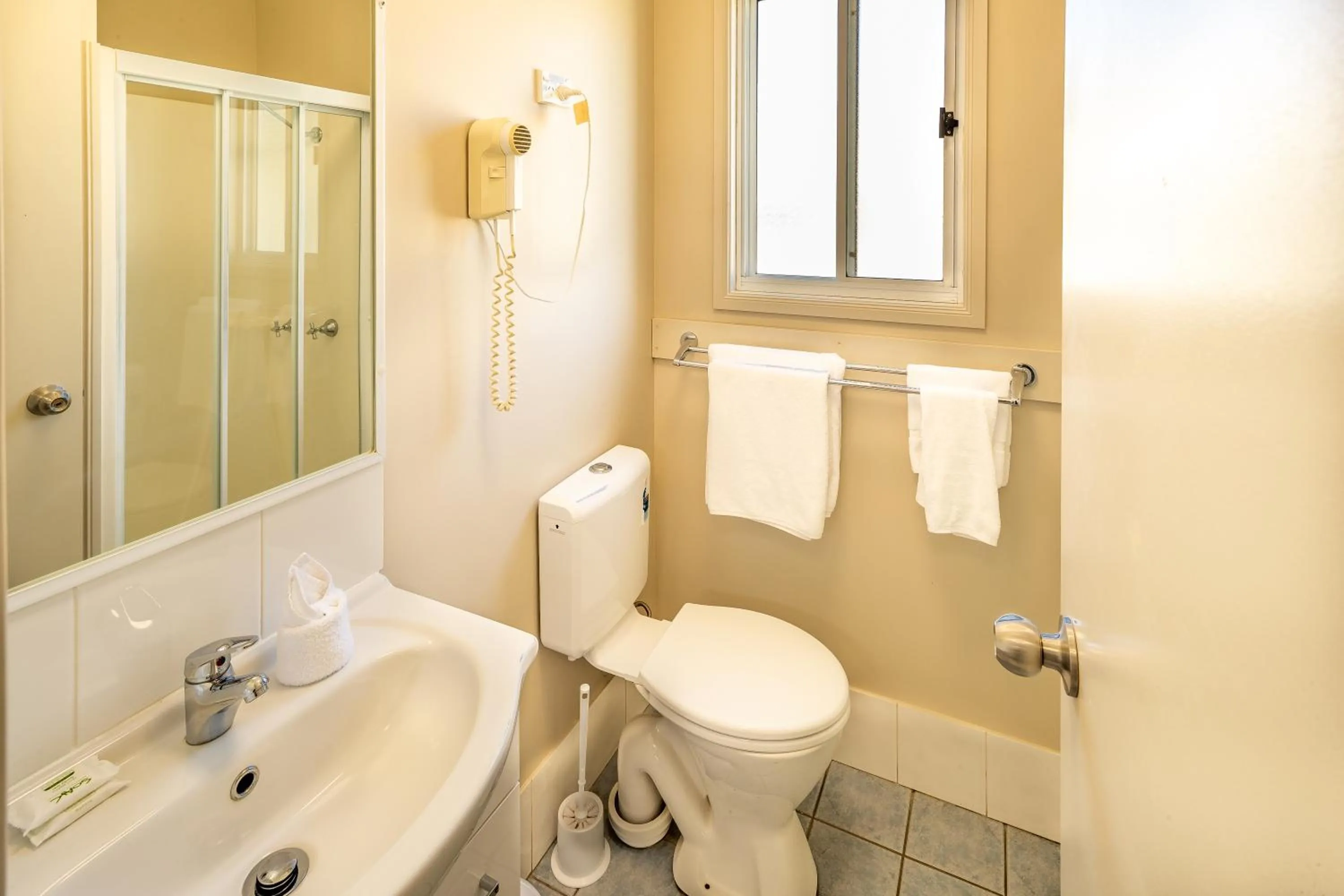 Bathroom in Ingenia Holidays Nambucca Heads