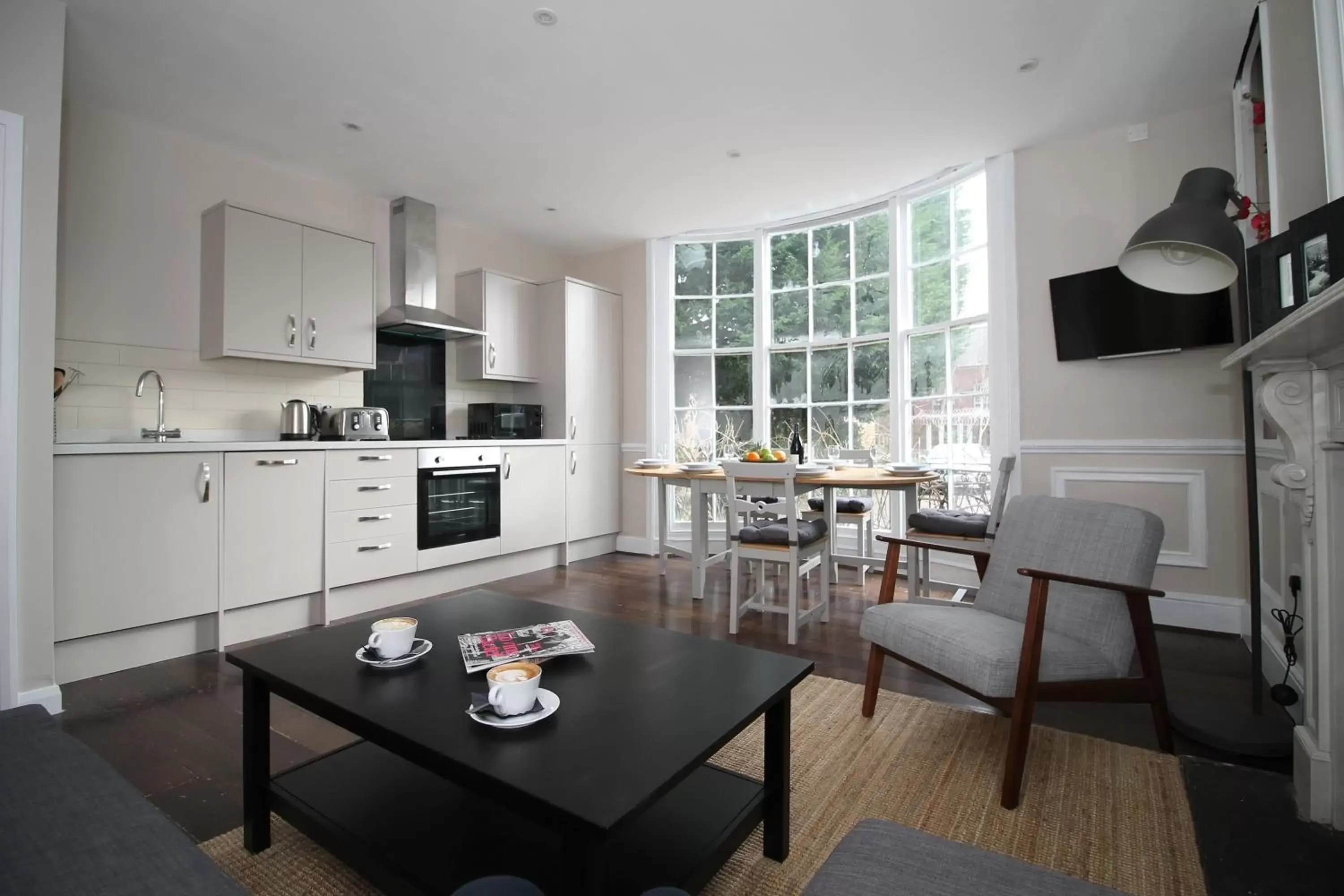 Kitchen or kitchenette, Dining Area in Number 18 Apartments