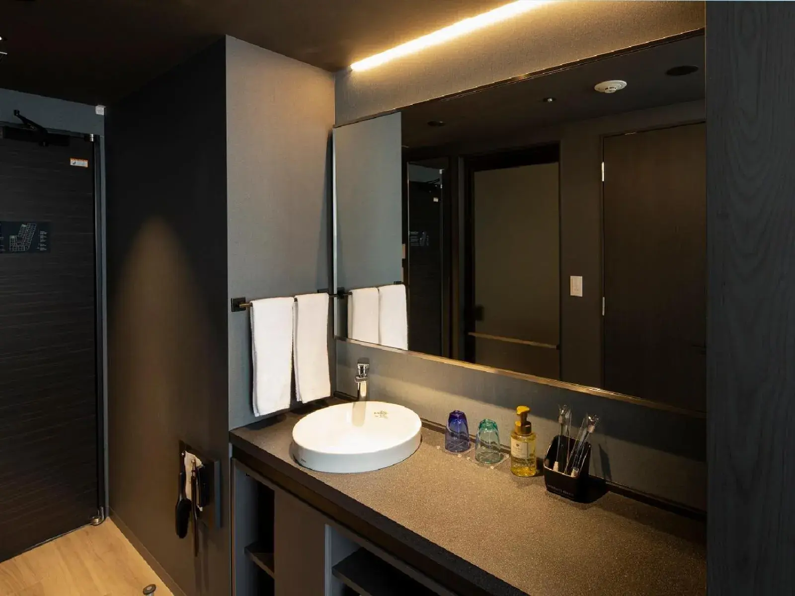 Twin Room with Private Bathroom - single occupancy - Non-Smoking in Hotel Intergate Osaka Umeda Twin Room with Private Bathroom - single occupancy - Non-Smoking in Hotel Intergate Osaka Umeda