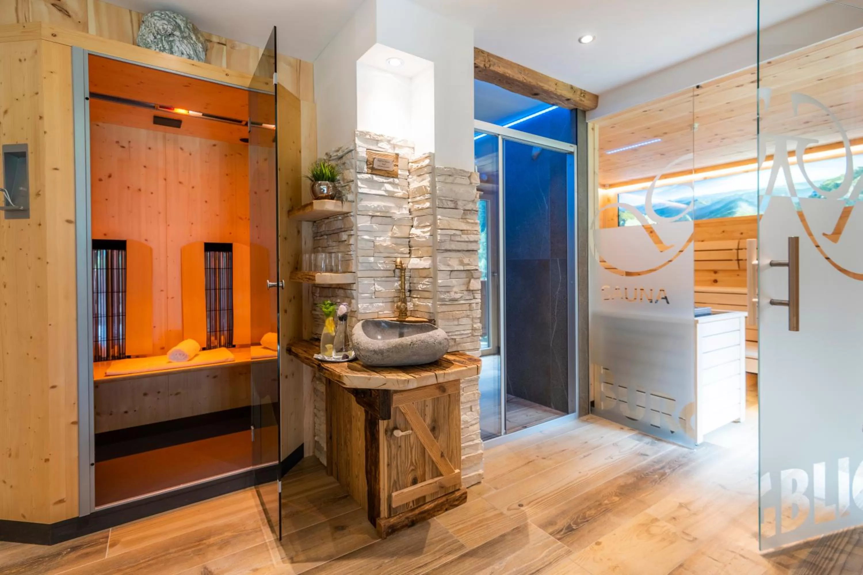 Spa and wellness centre/facilities in Hotel-Restaurant Burgblick