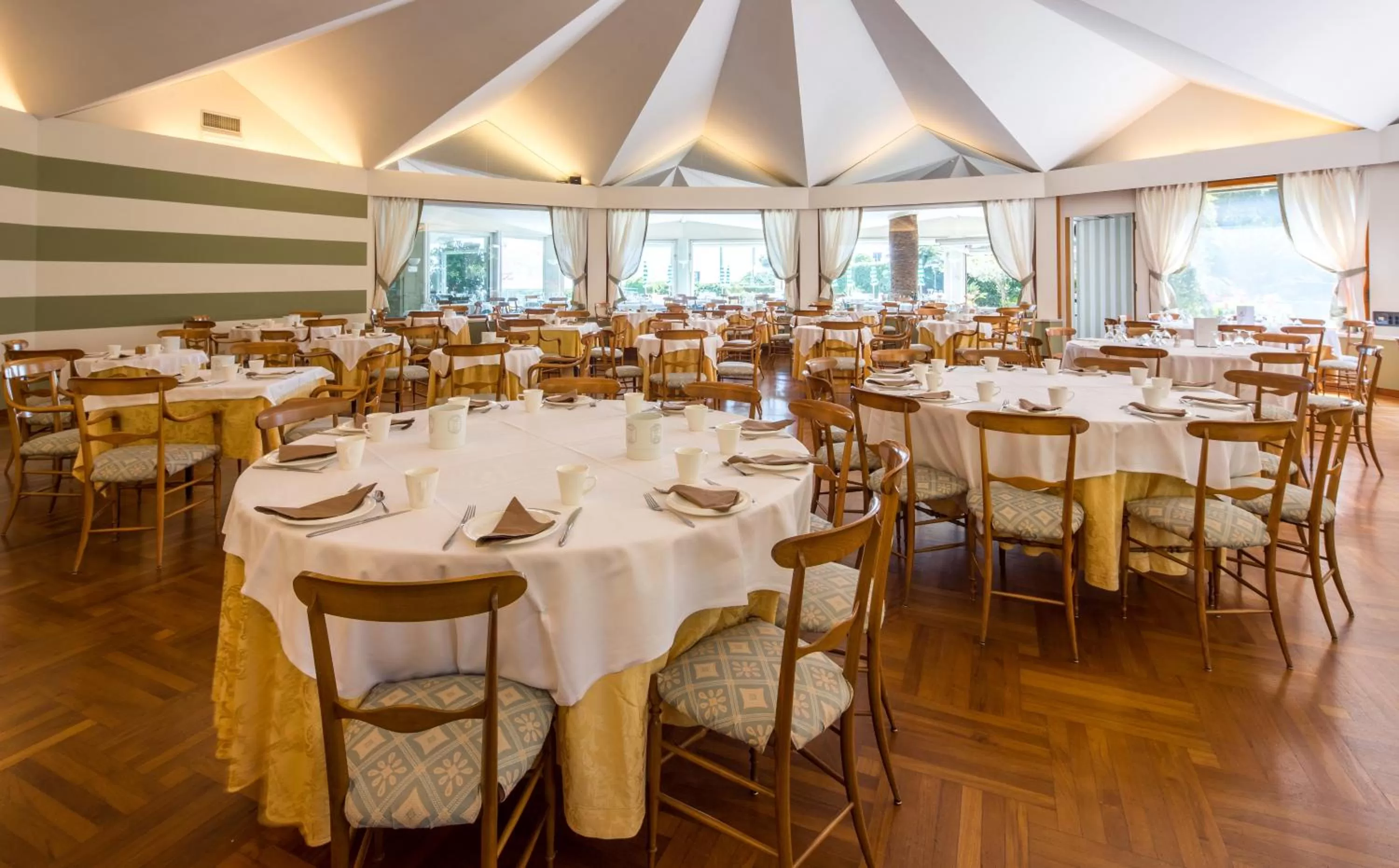 Restaurant/places to eat in Best Western Regina Elena