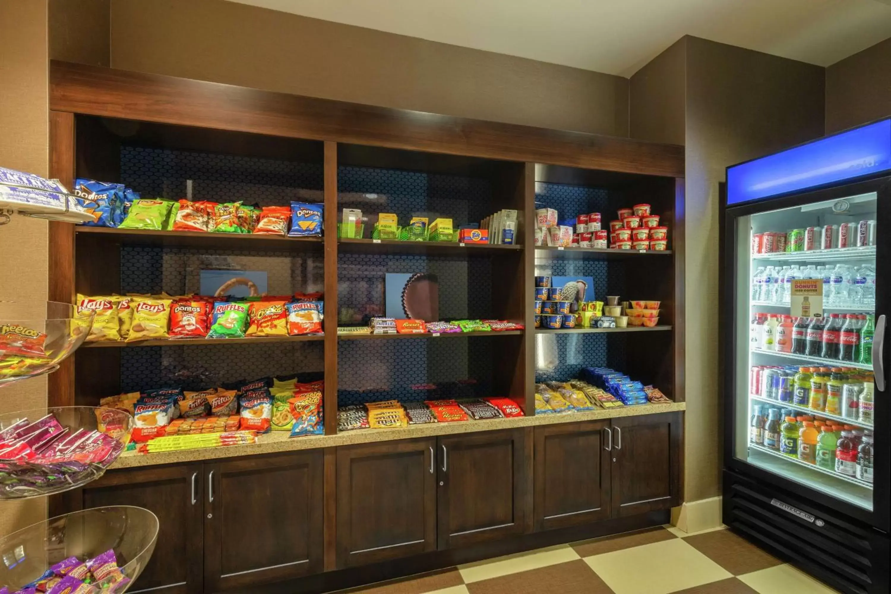 Dining area, Supermarket/Shops in Hampton Inn Texarkana