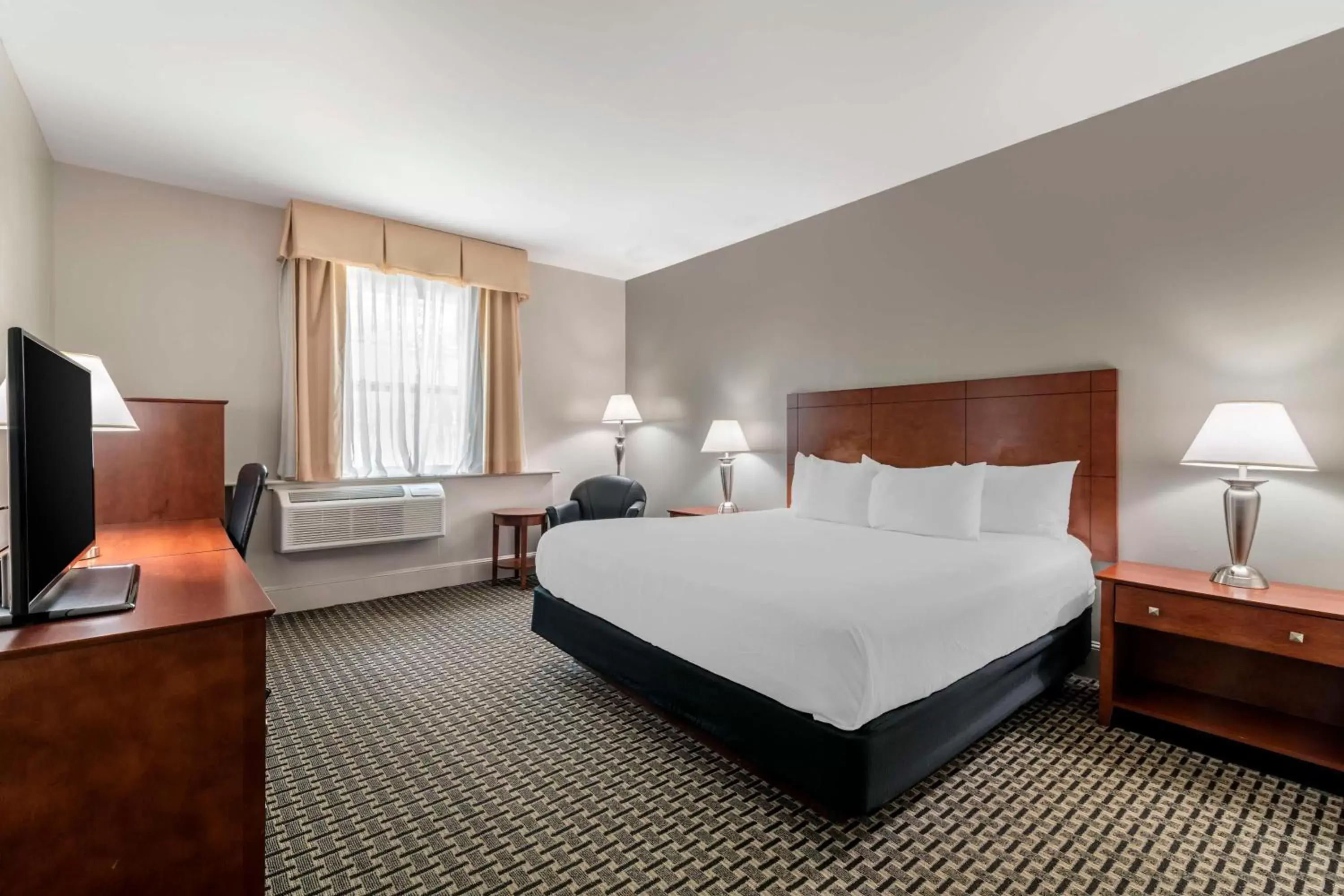 Bedroom, Bed in Best Western Plus Brunswick Bath Bedroom, Bed in Best Western Plus Brunswick Bath