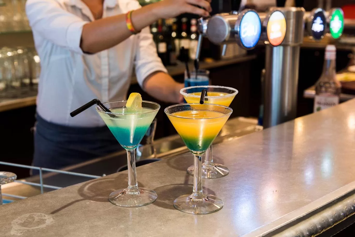 Lounge or bar in Mercure Paris Roissy CDG