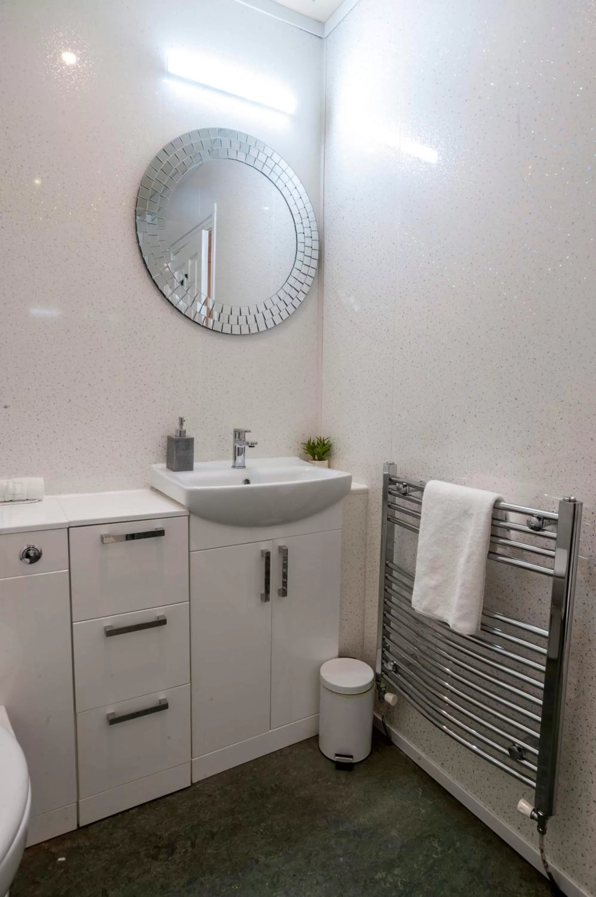 Bathroom in Shakespeare Inn