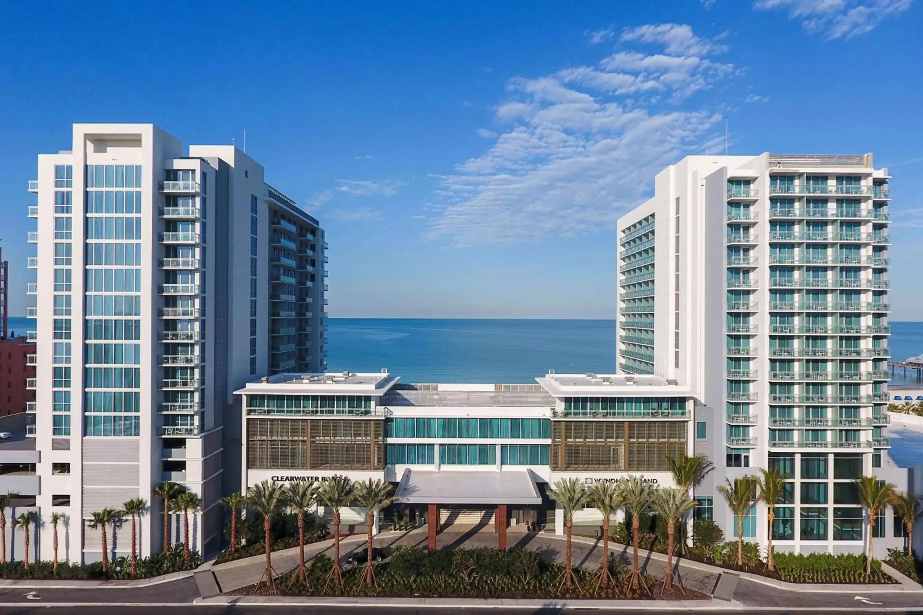 Property building in Wyndham Grand Clearwater Beach