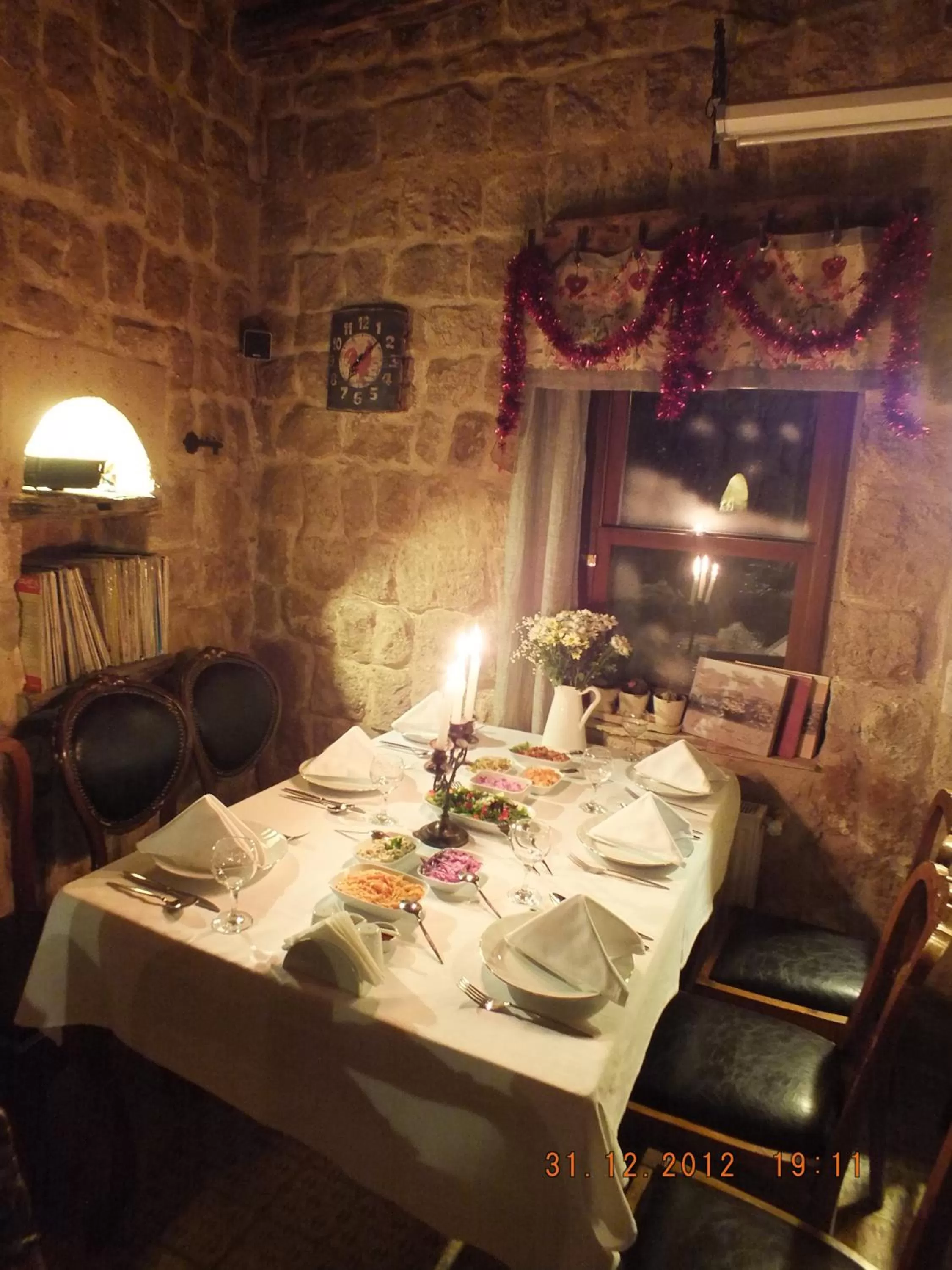 Dining area in Melekler Evi Cave Hotel