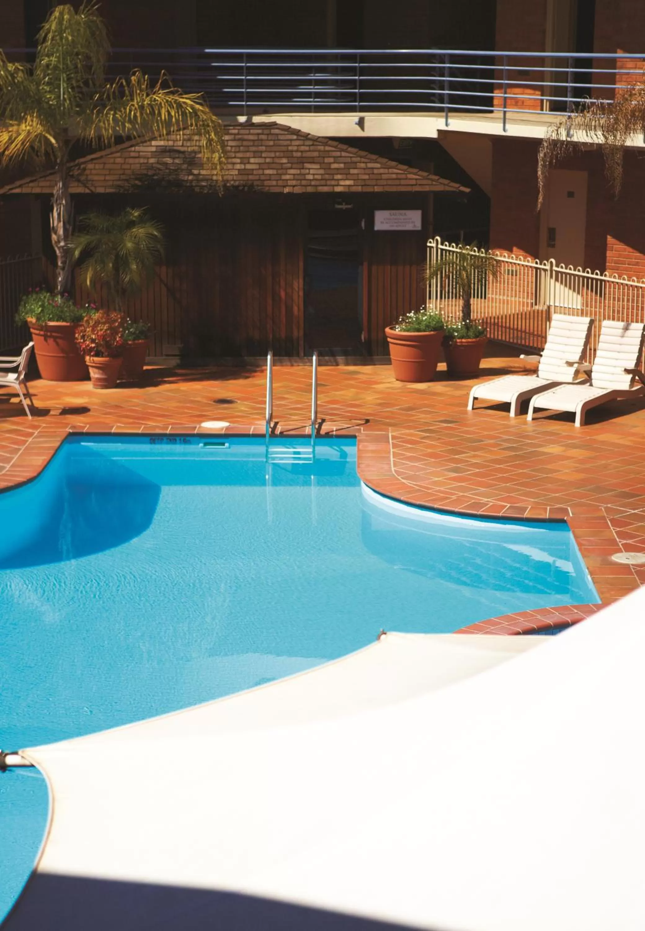 Swimming pool in Quality Hotel Wangaratta Gateway