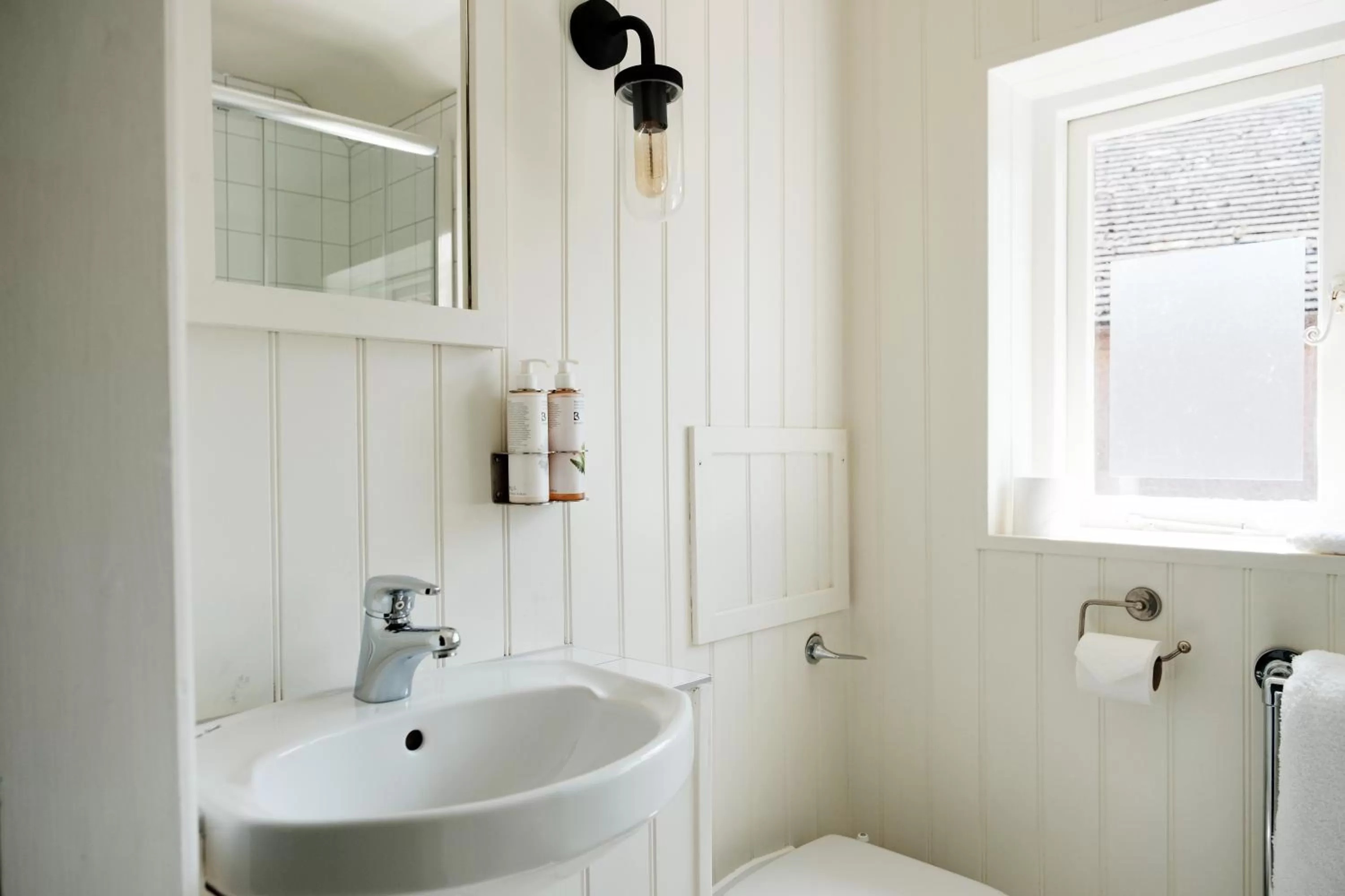 Bathroom in Bel And The Dragon-Churt