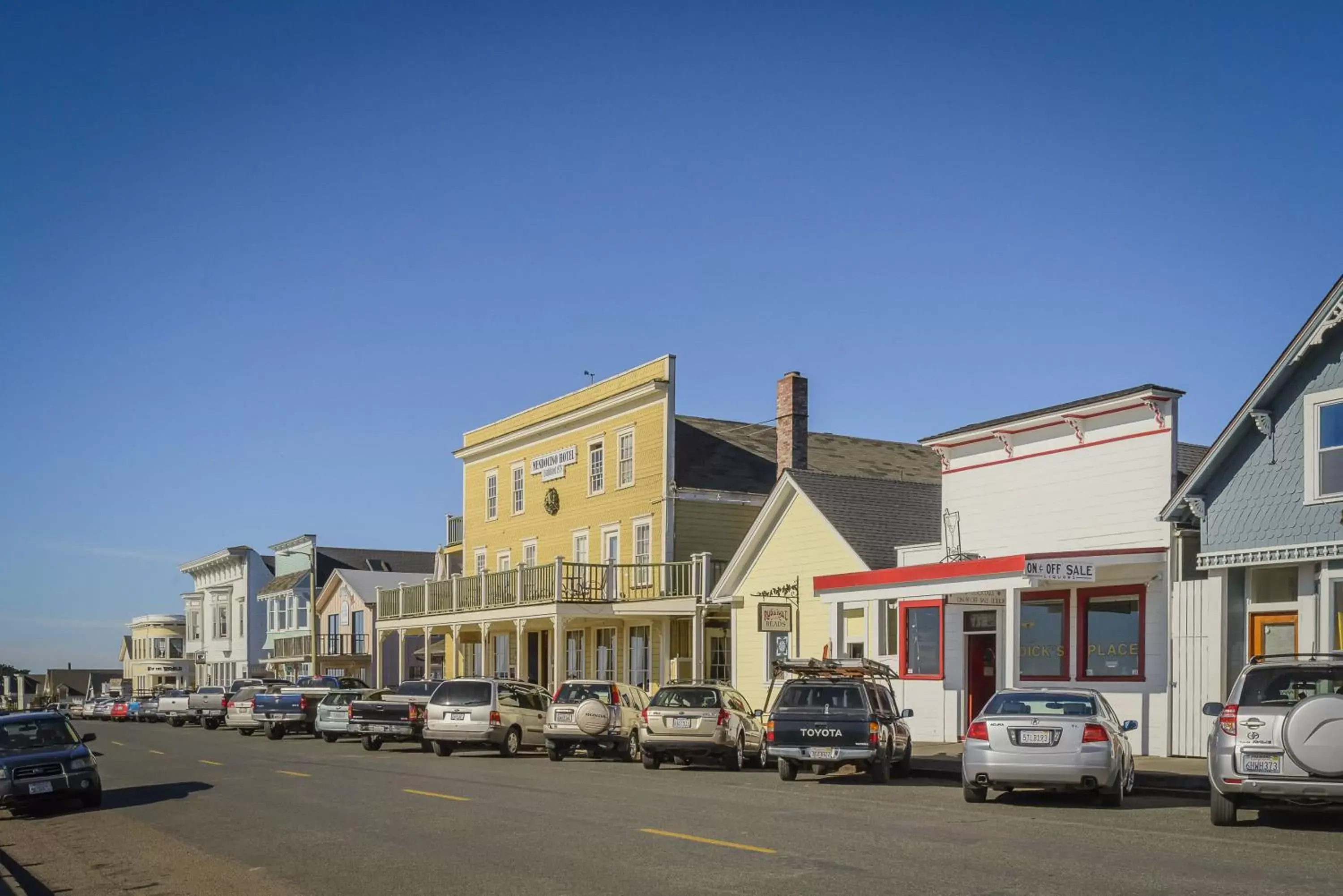 Day, Property Building in Mendocino Hotel & Garden