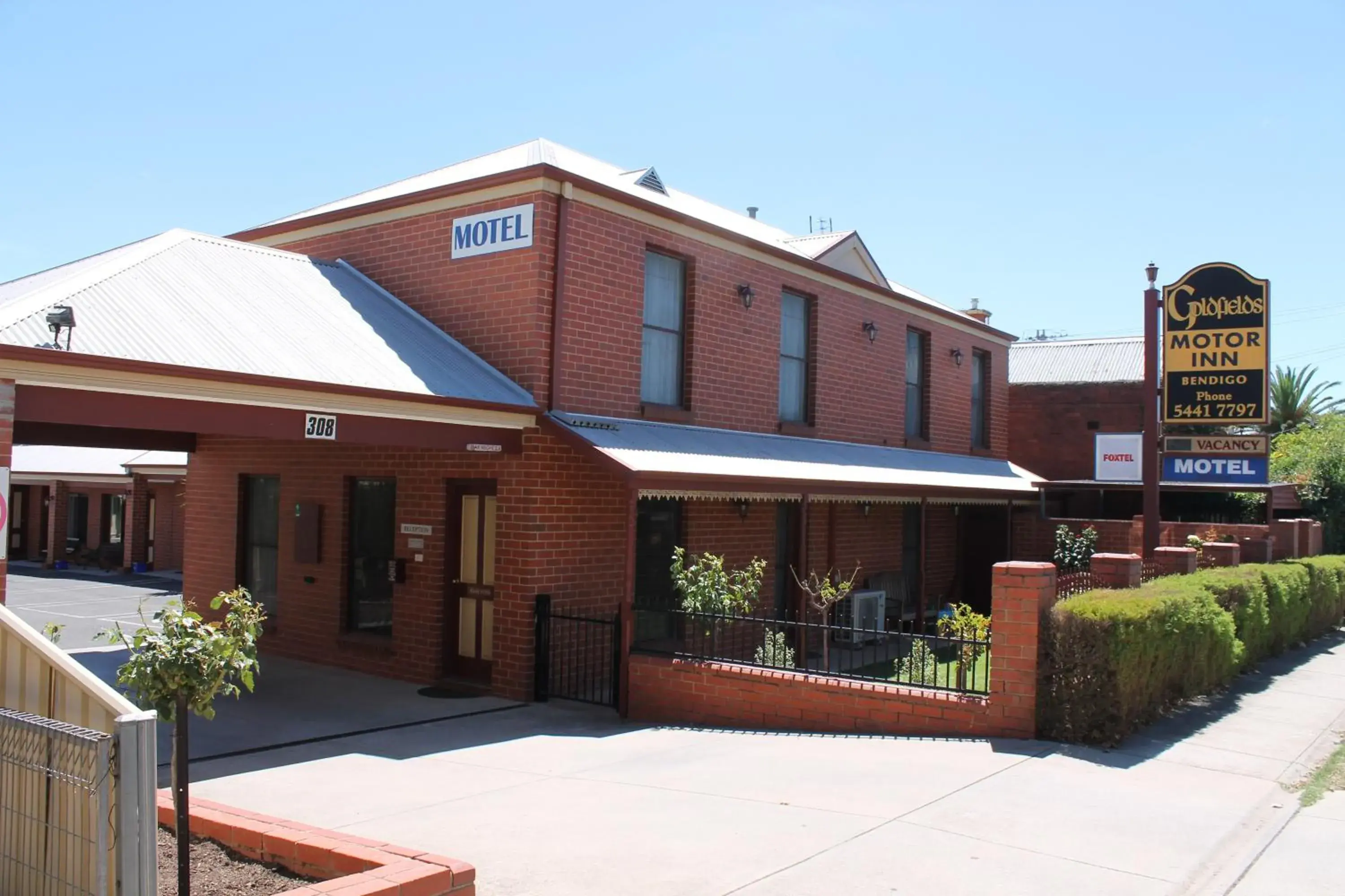 Facade/entrance, Property Building in Bendigo Goldfields Motor Inn