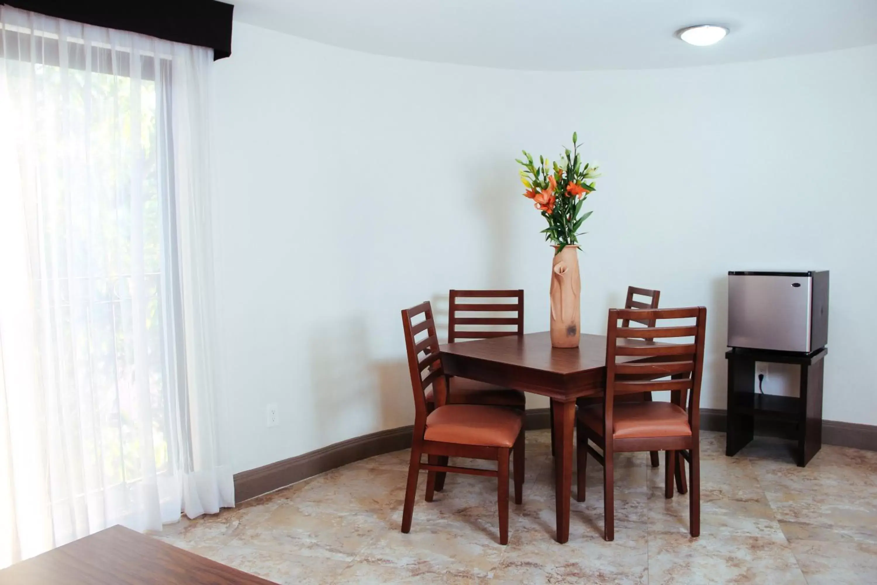 Dining Area in Palmareca Inn-Suites-Studio