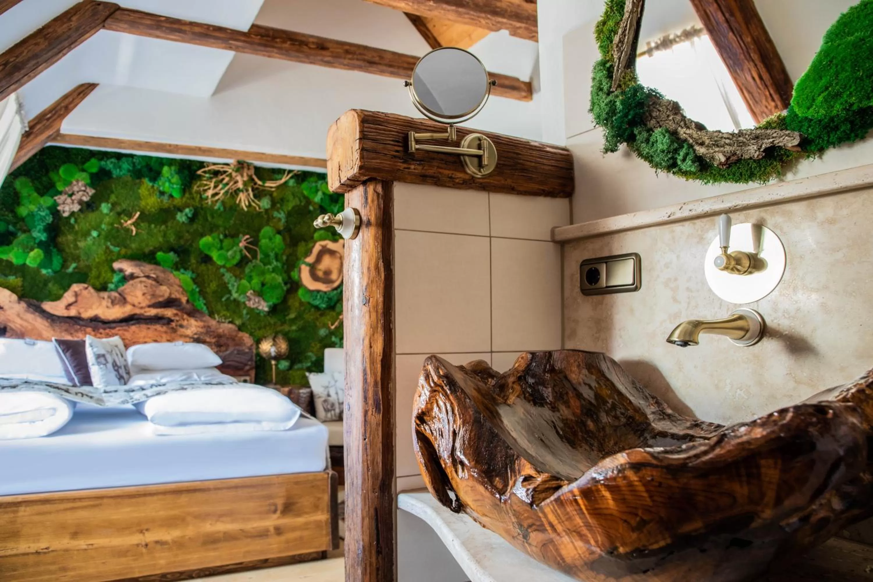 Bathroom, Bed in Gasthof Lend-Platzl