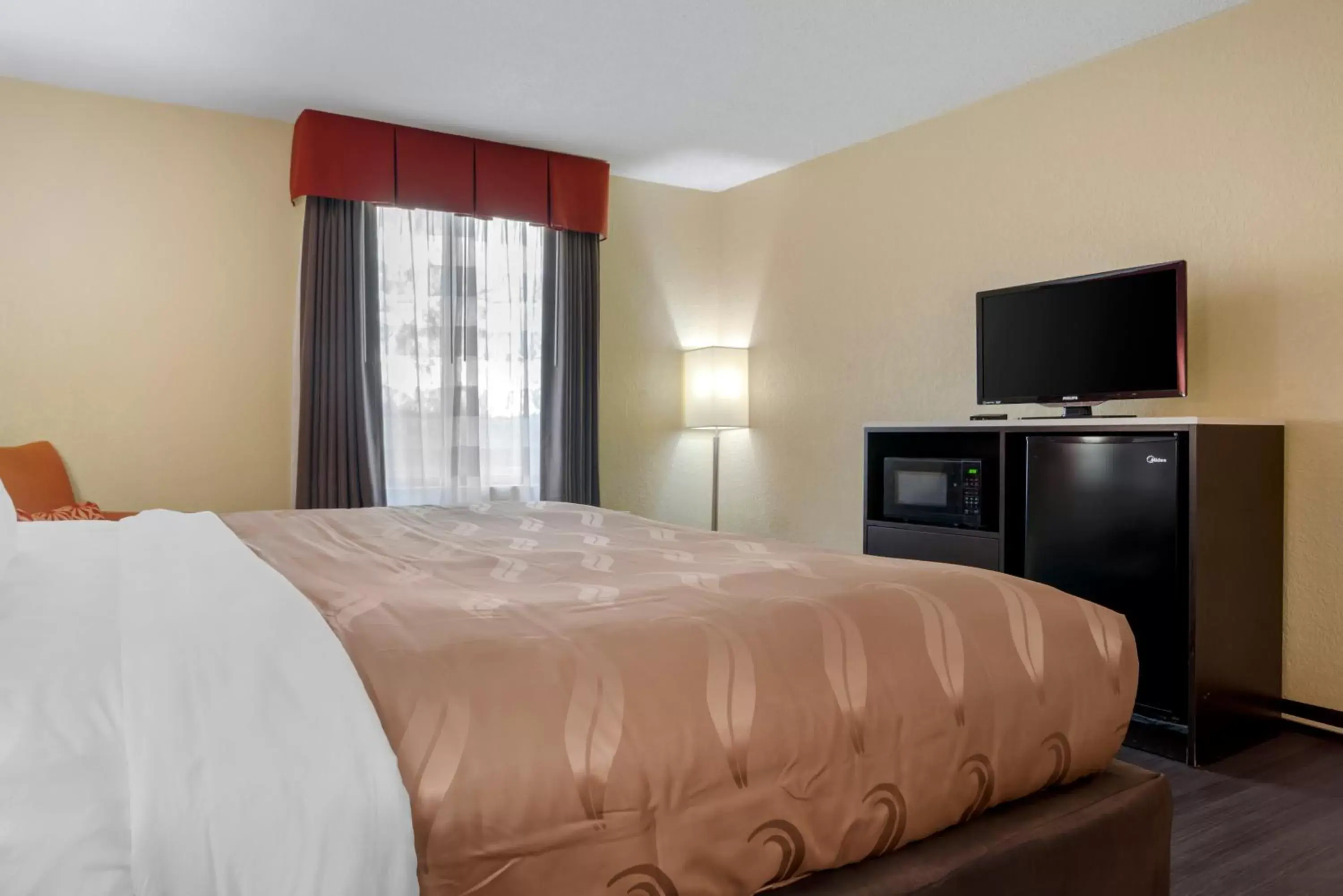 Bed in Quality Inn Phenix City Columbus