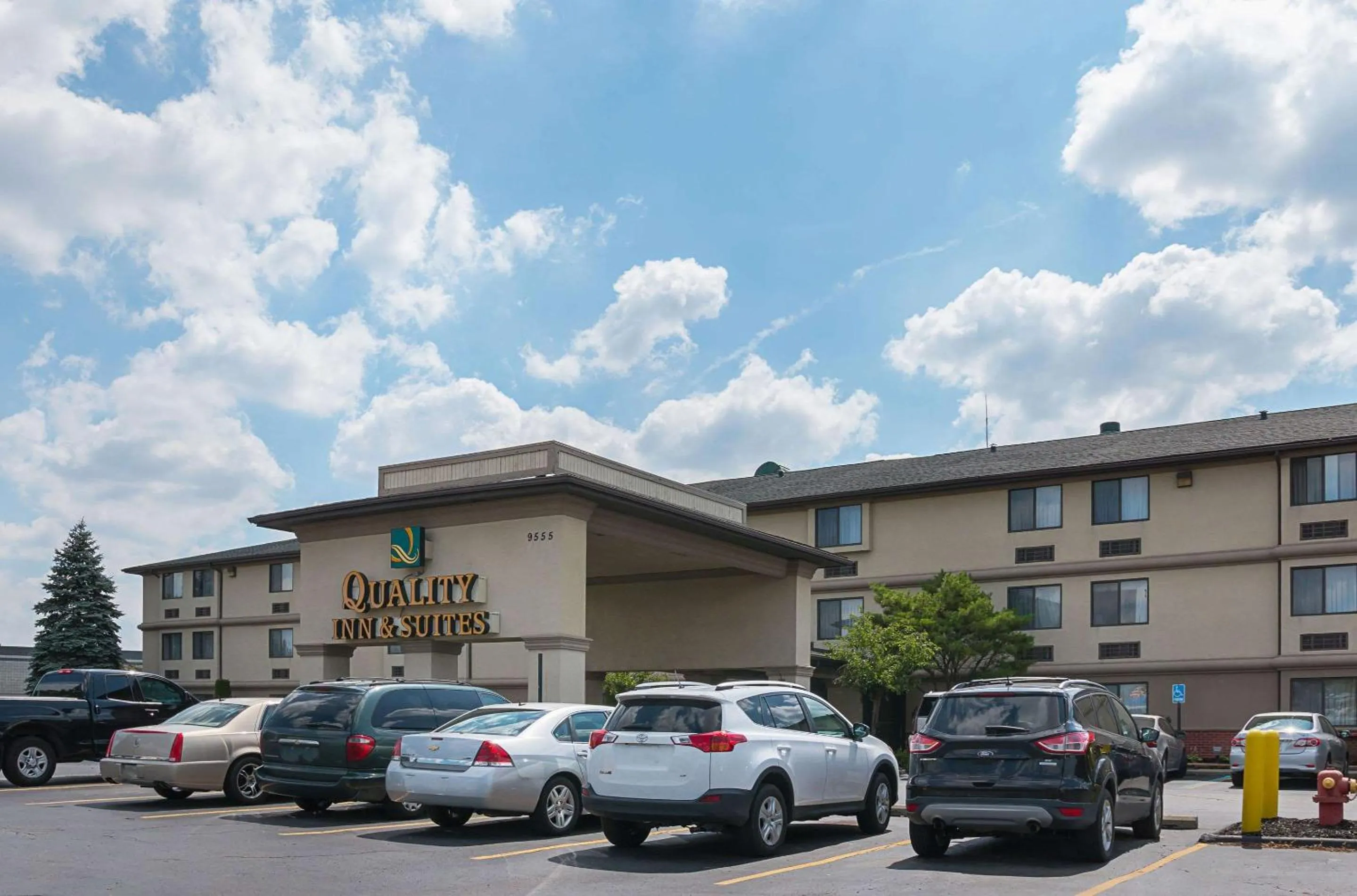 Property building in Quality Inn & Suites Detroit Metro Airport