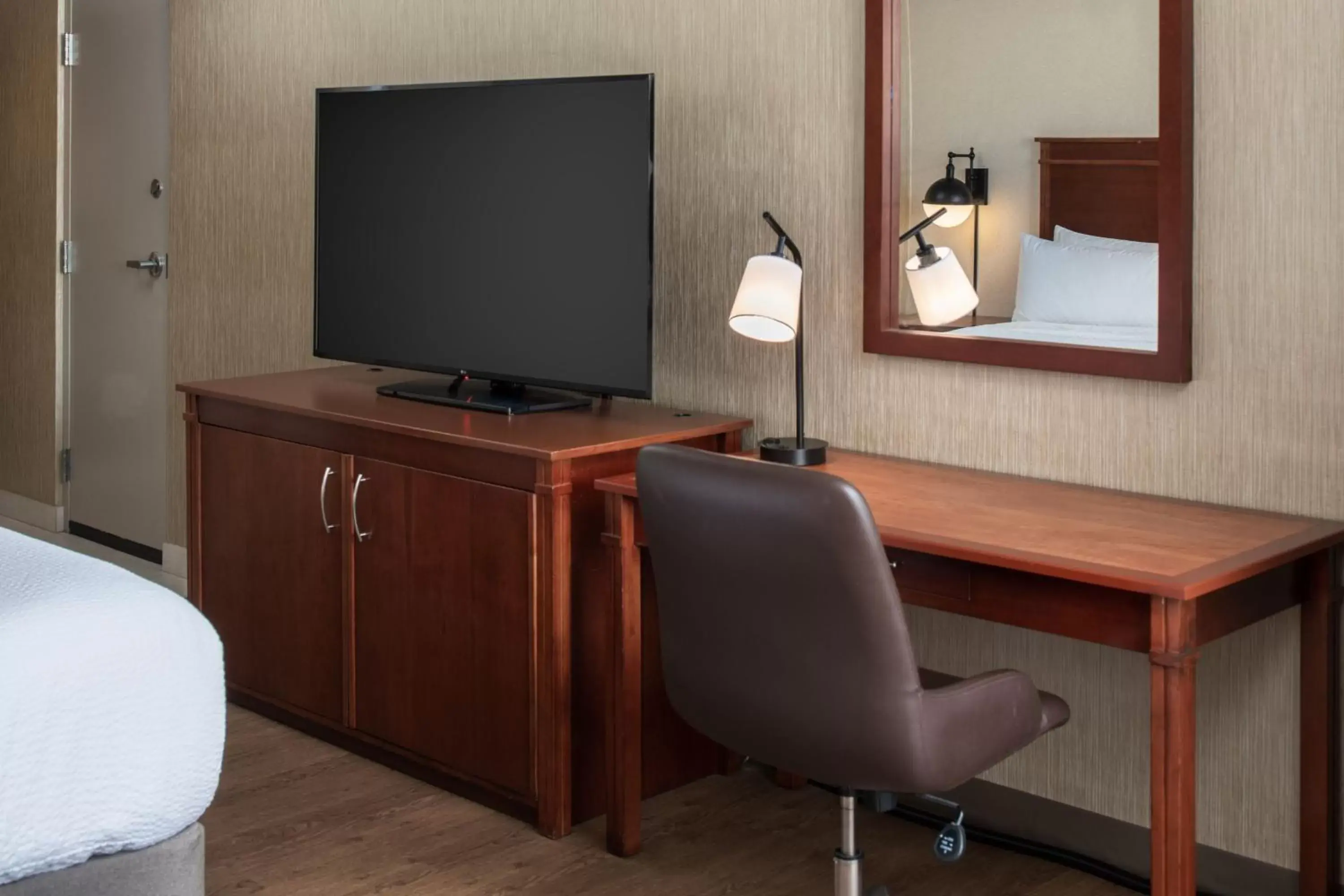 Photo of the whole room, TV/Entertainment Center in Four Points by Sheraton Bellingham Hotel & Conference Center