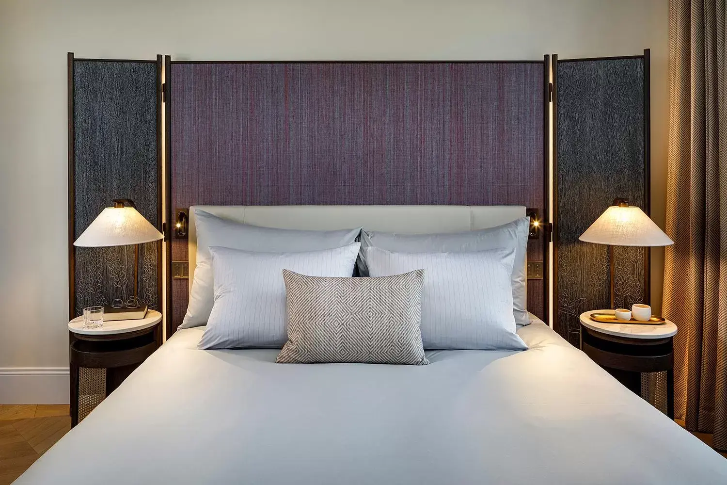 Bed in Small Luxury Hotel Ambassador Zurich