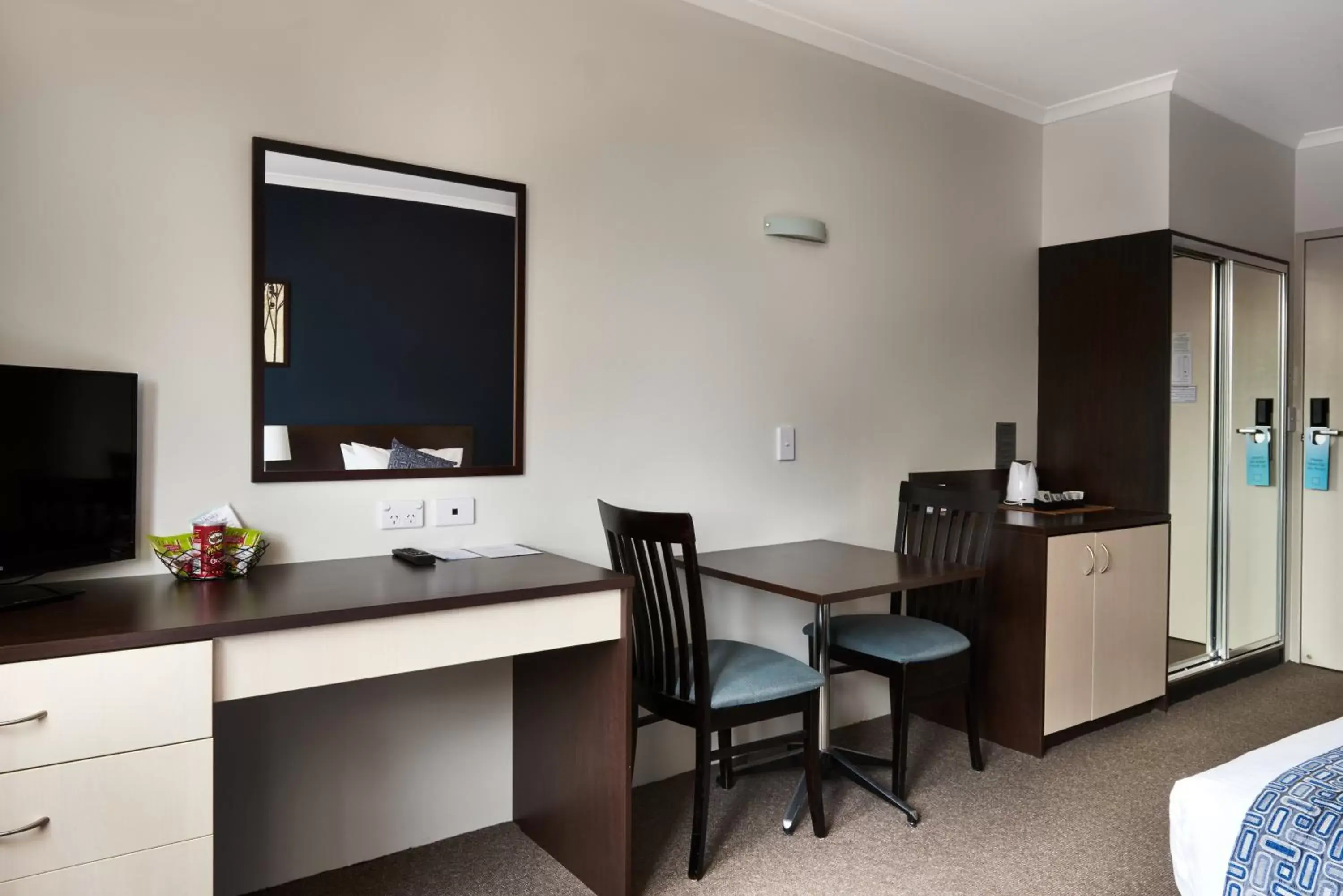 TV and multimedia, TV/Entertainment Center in 175 Hotel Westmead