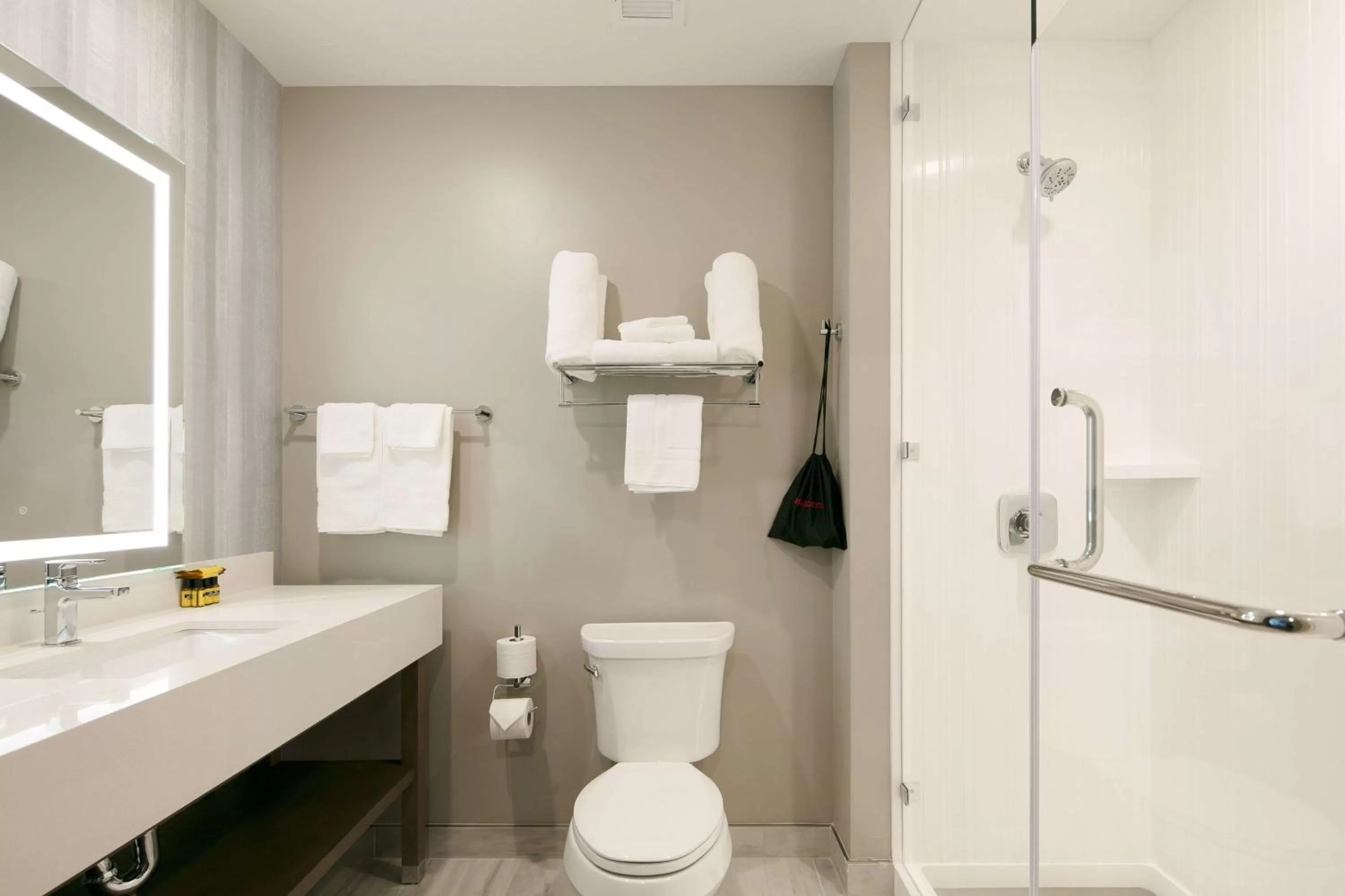 Bathroom in Best Western Plus Settlers Point