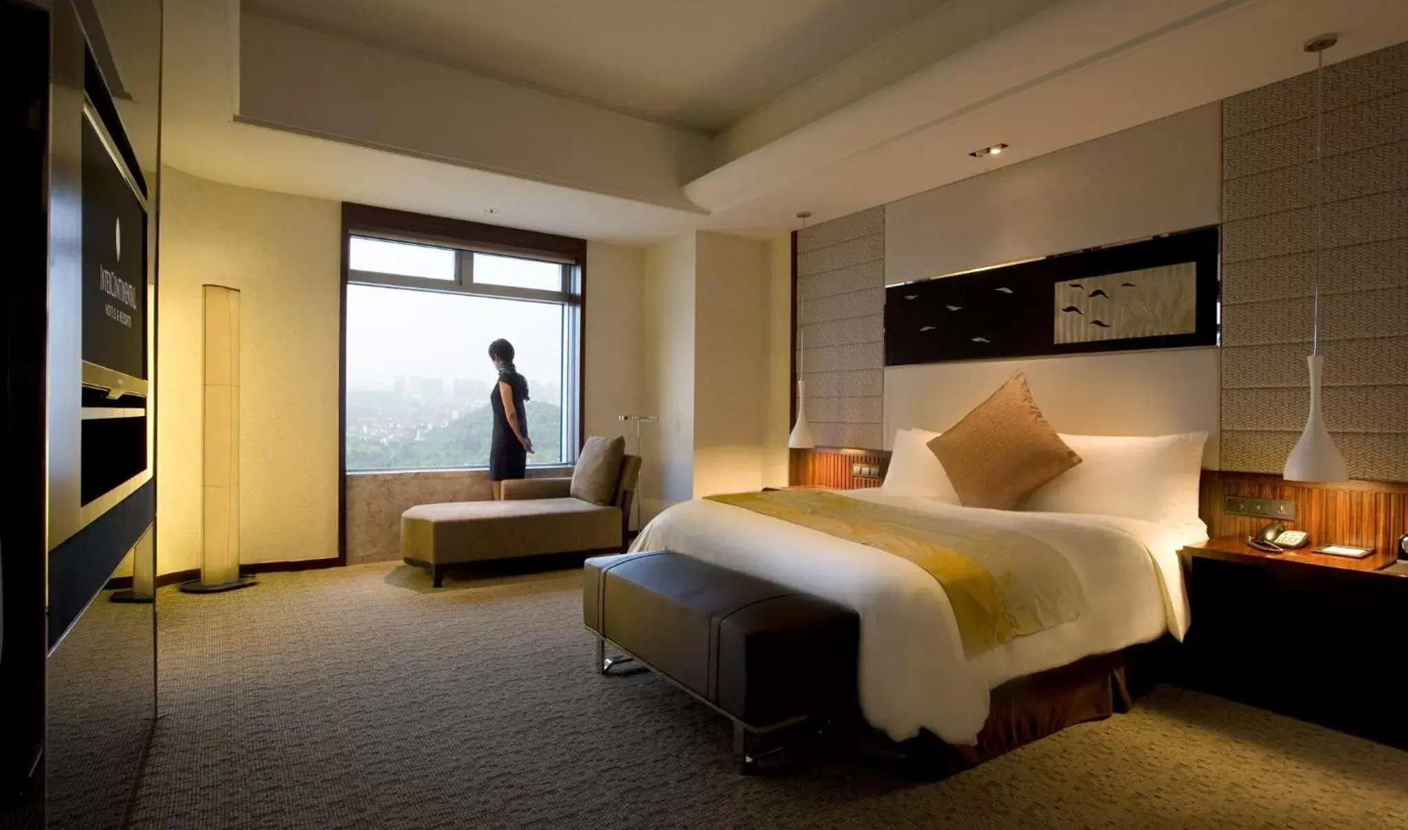 Photo of the whole room, Bed in InterContinental Foshan, an IHG Hotel
