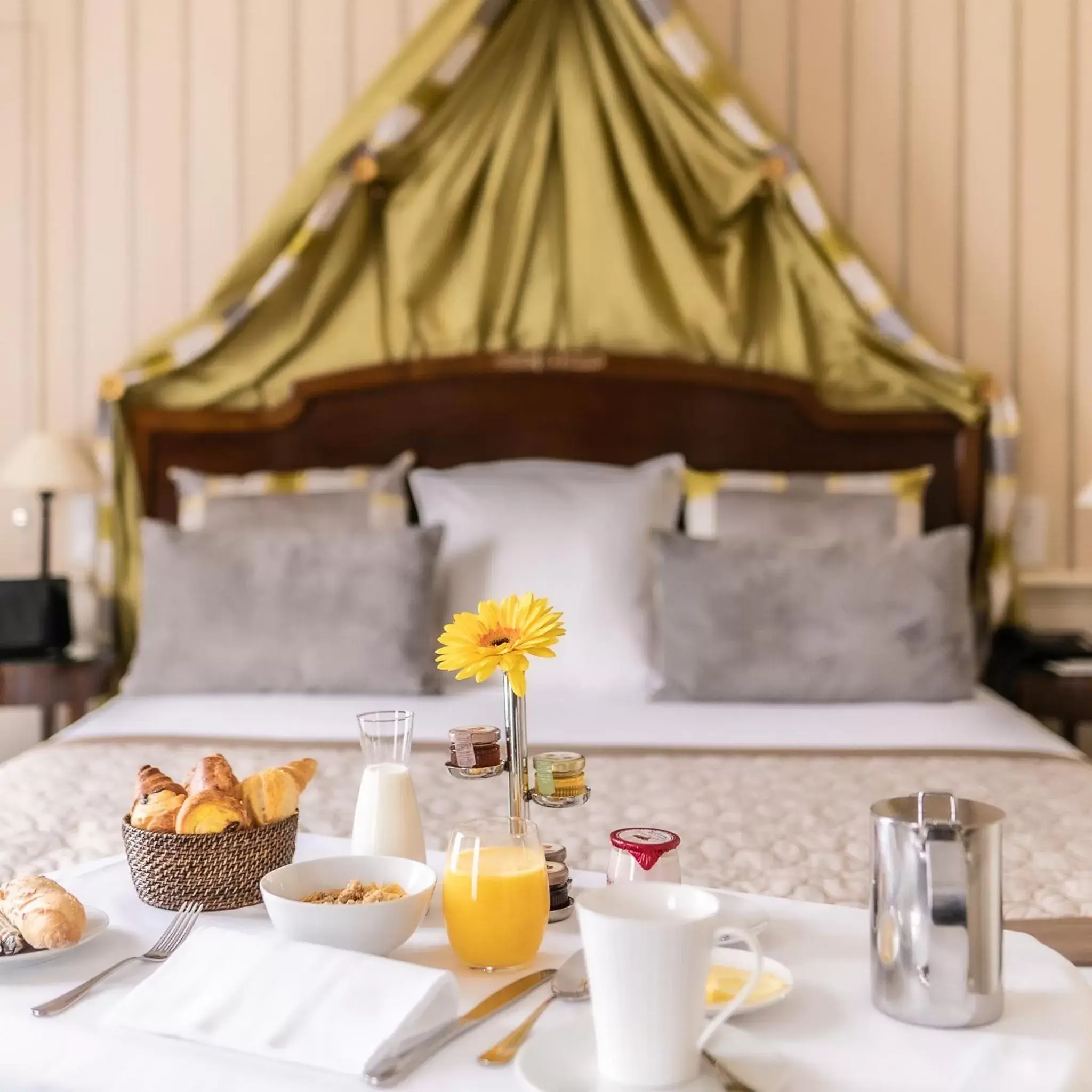 Breakfast in Hotel Napoleon Paris