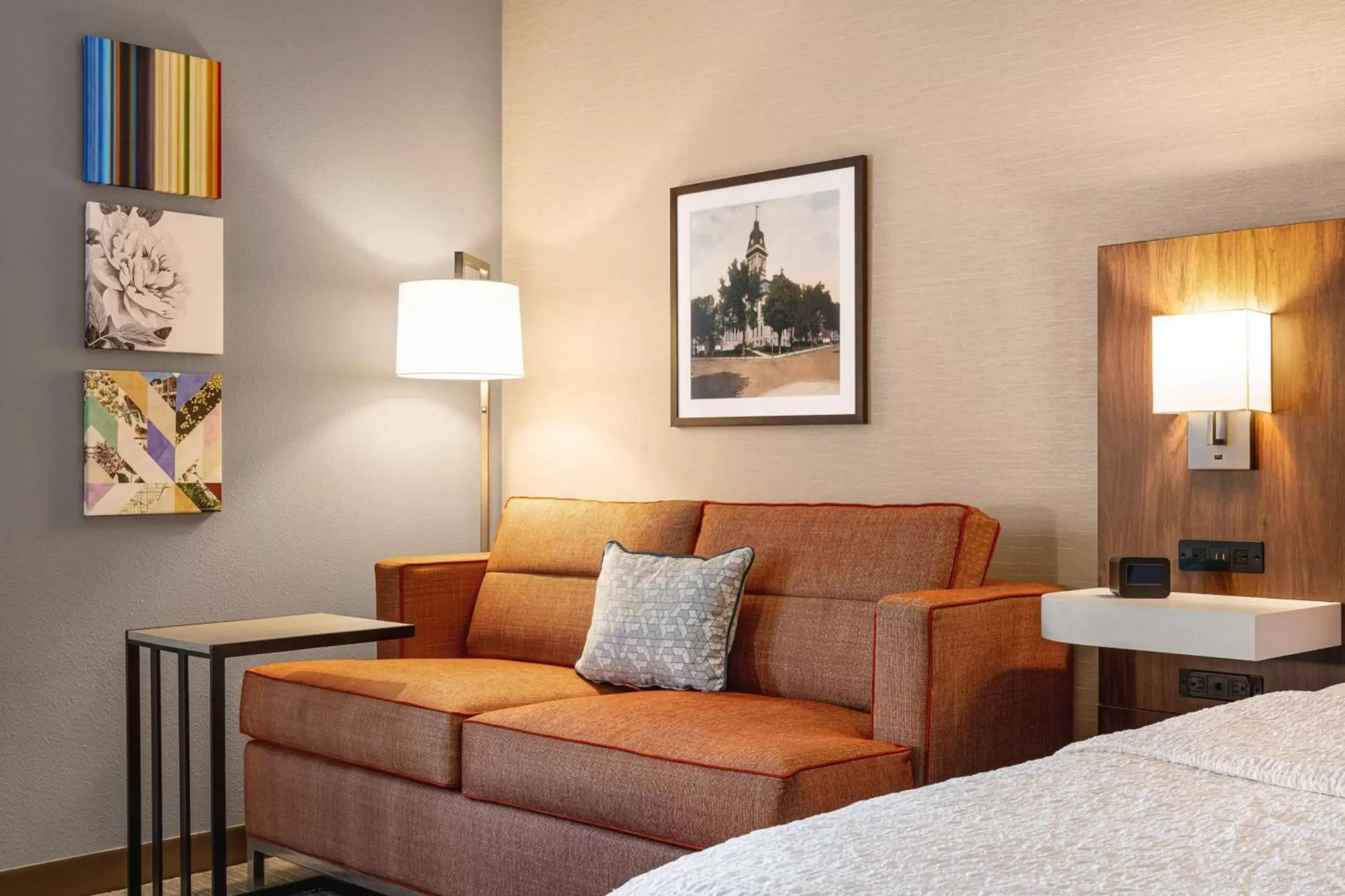 Living room, Seating Area in Hampton Inn & Suites Valparaiso