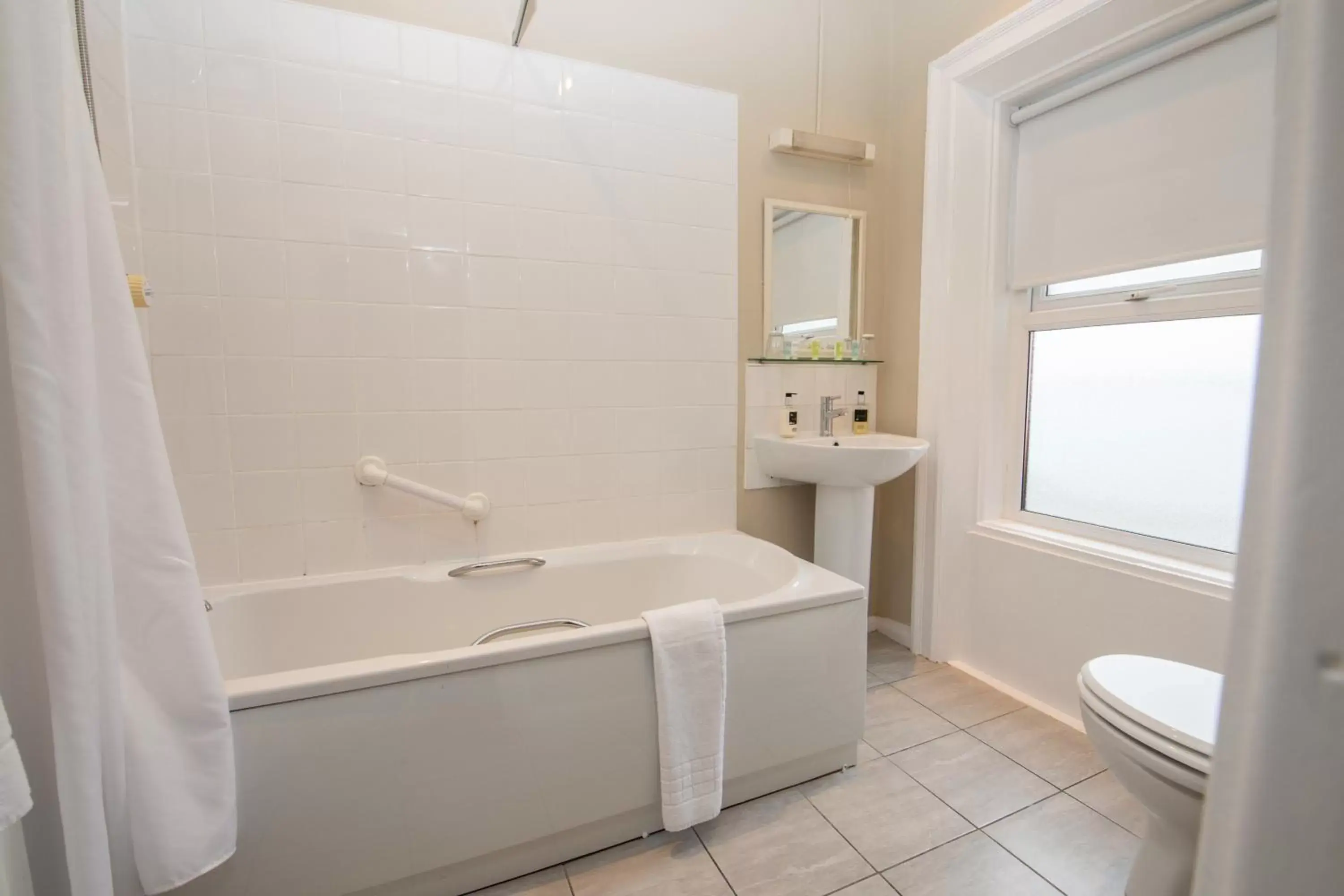Shower, Bathroom in The Nines, Bangor Marina