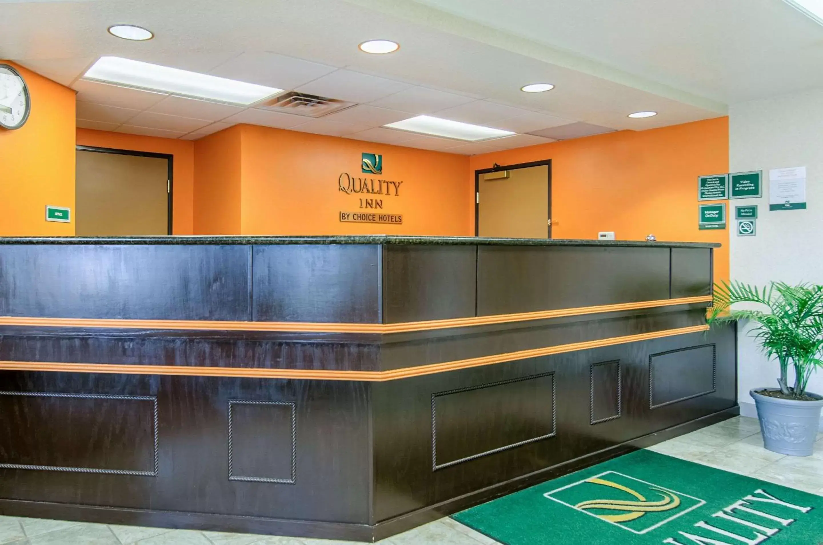 Lobby or reception, Lobby/Reception in Quality Inn Junction City near Fort Riley