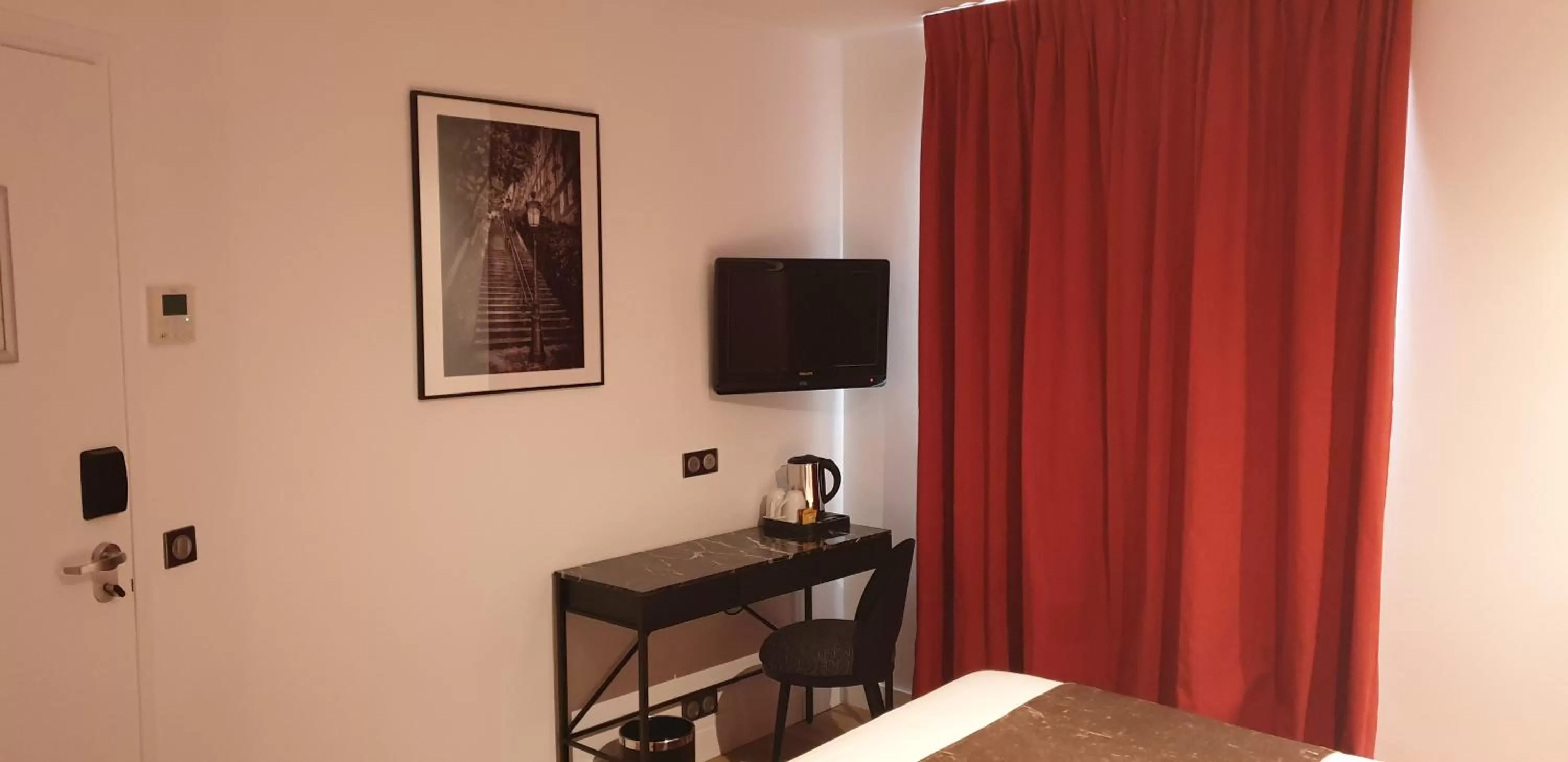 Bedroom in Acacias Etoile