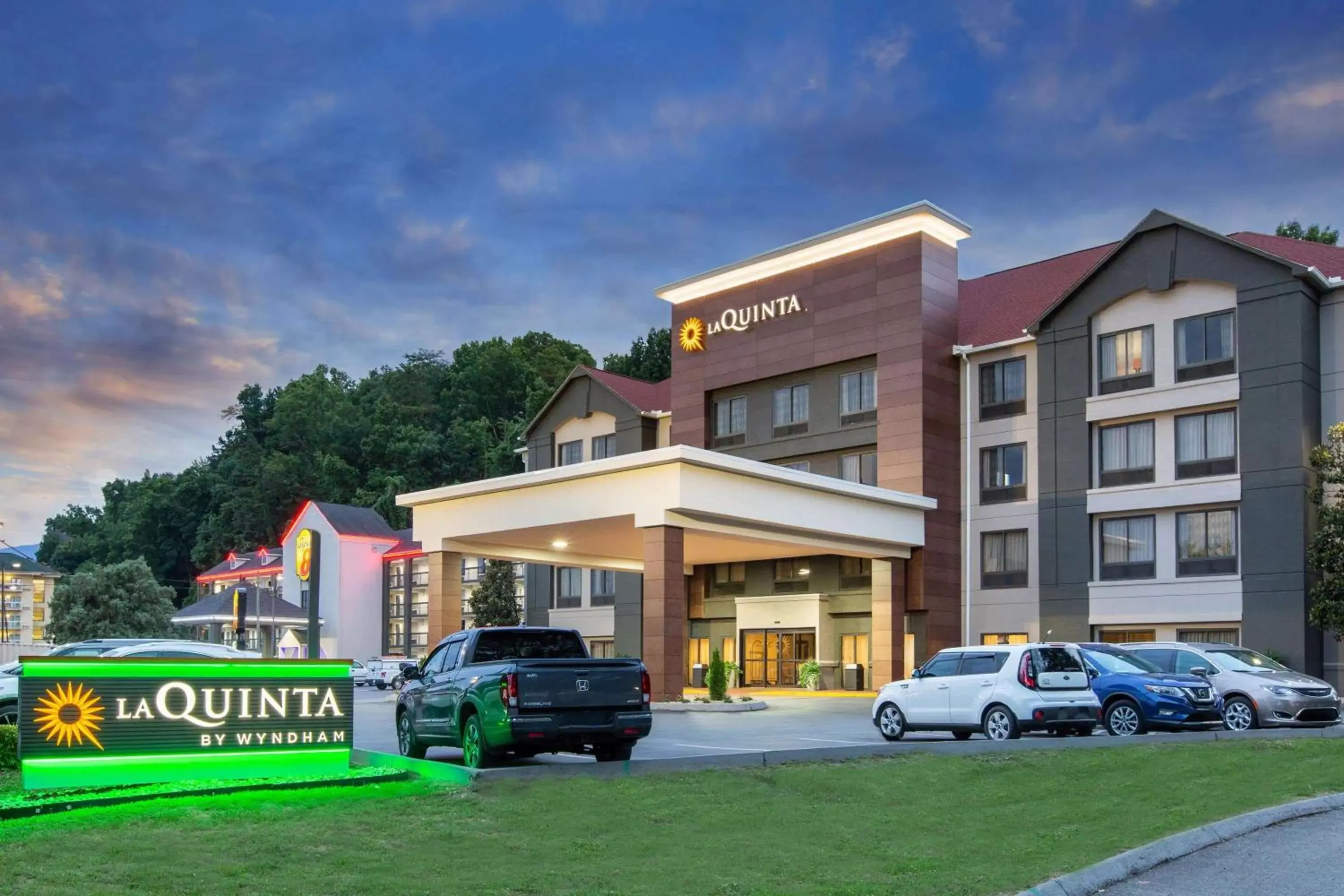 Property building in La Quinta Inn by Wyndham Pigeon Forge-Dollywood