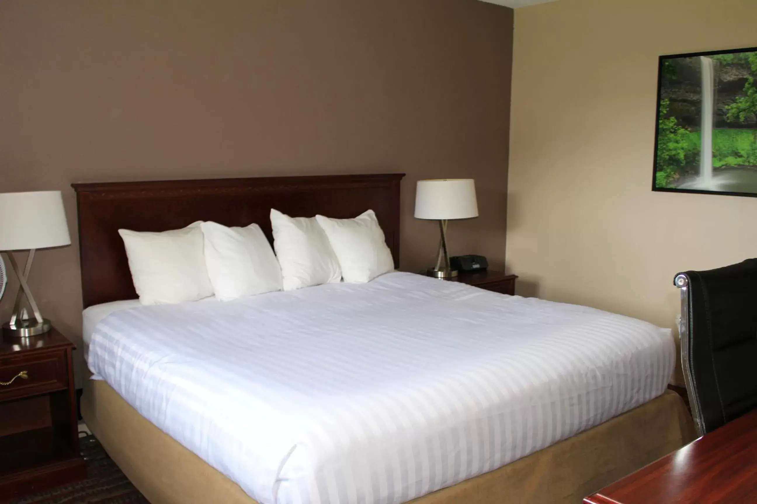 Bed in Ramada by Wyndham Campbell River