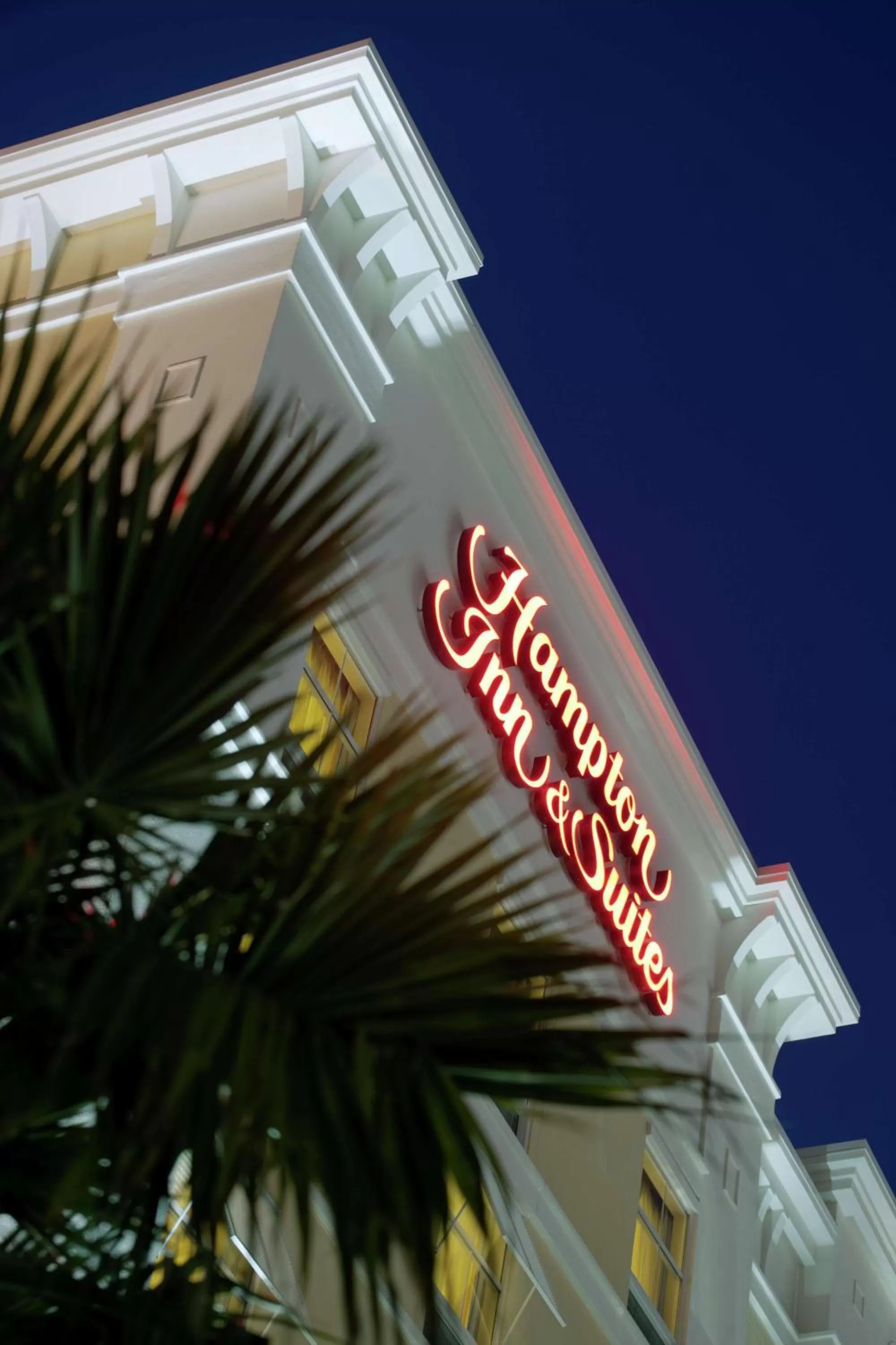 Property building in Hampton Inn & Suites Savannah/Midtown