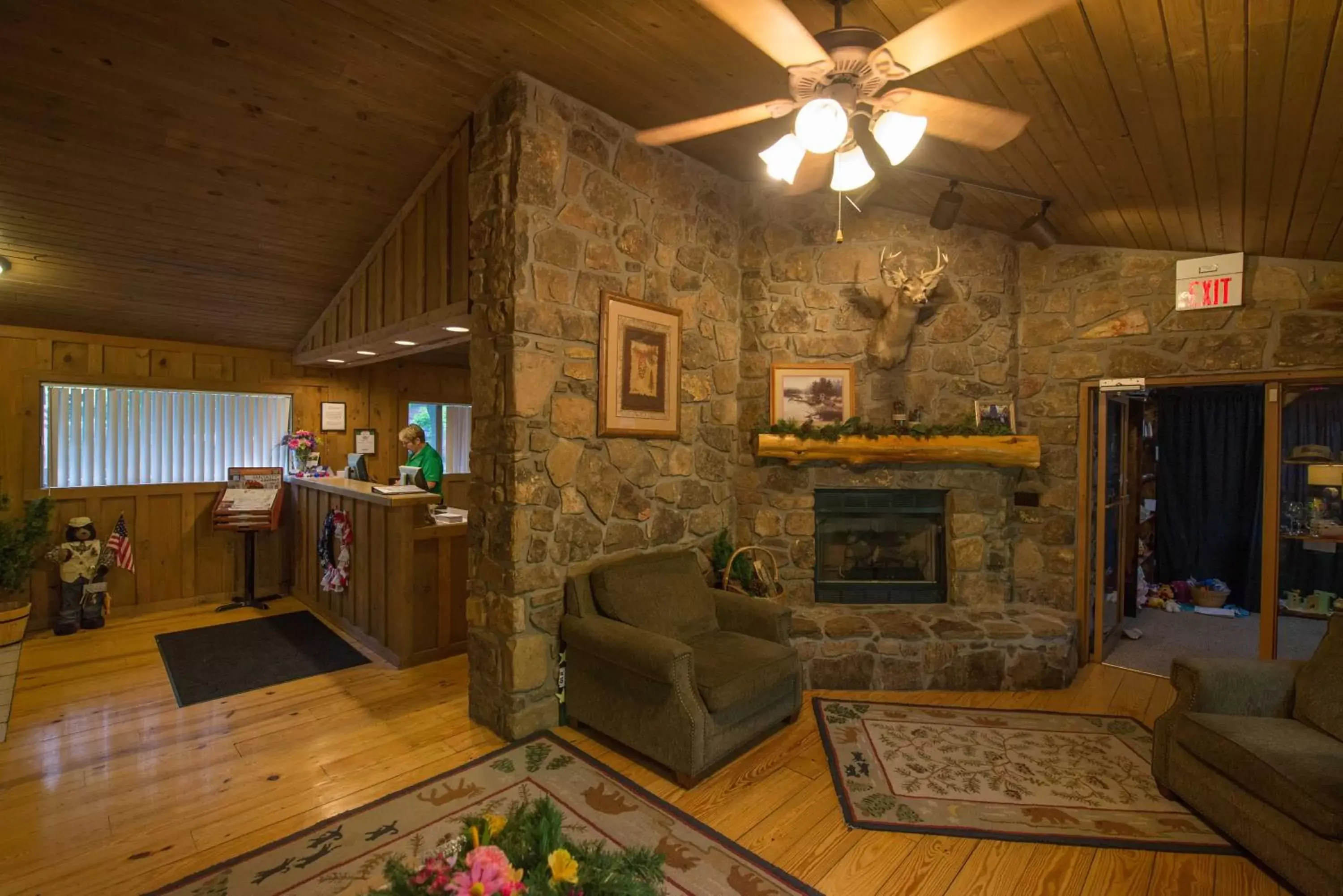 Lobby or reception, Seating Area in Cabins at Green Mountain, Trademark Collection by Wyndham