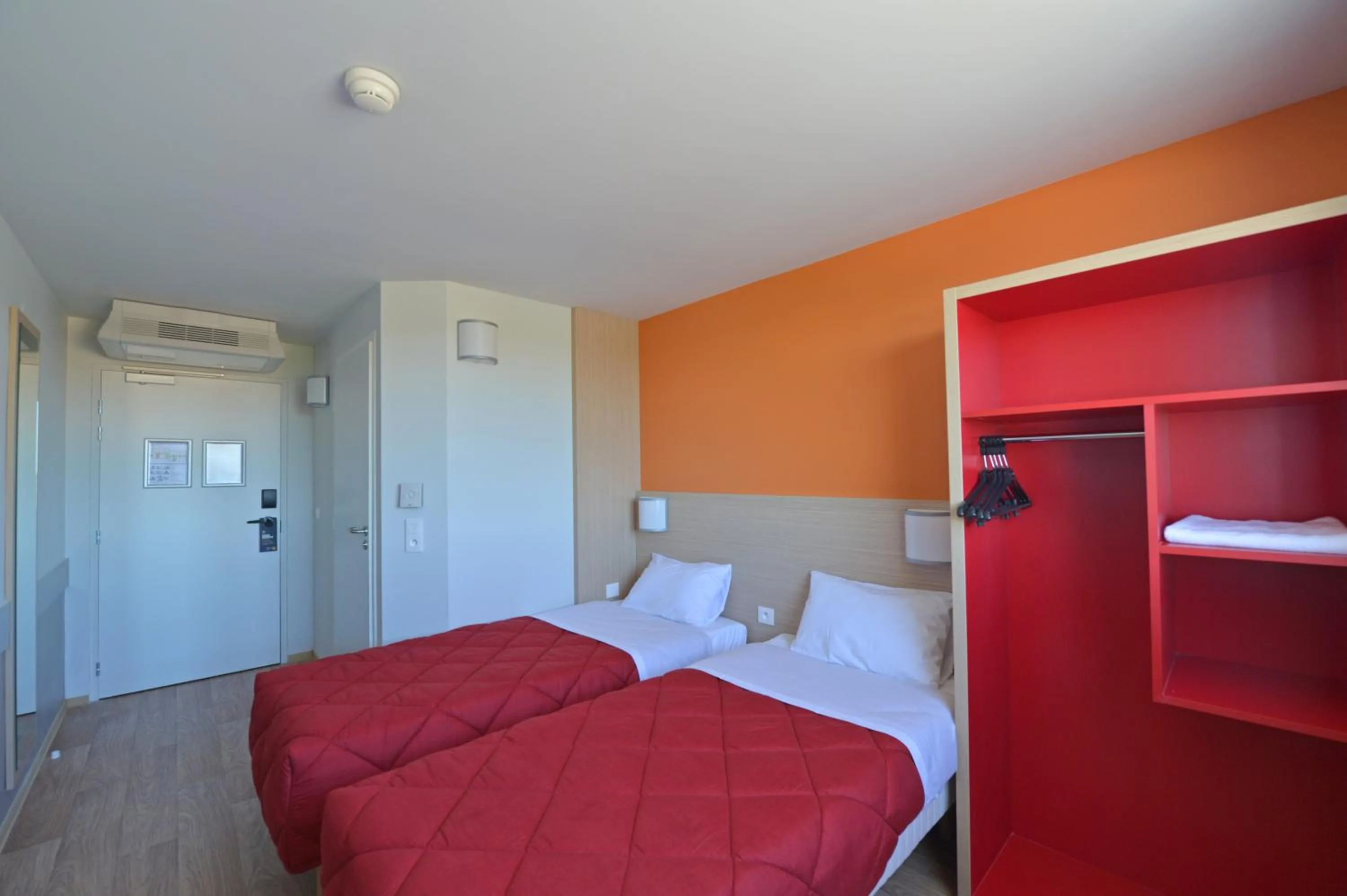 Bed in Premiere Classe Reims Nord - Bétheny