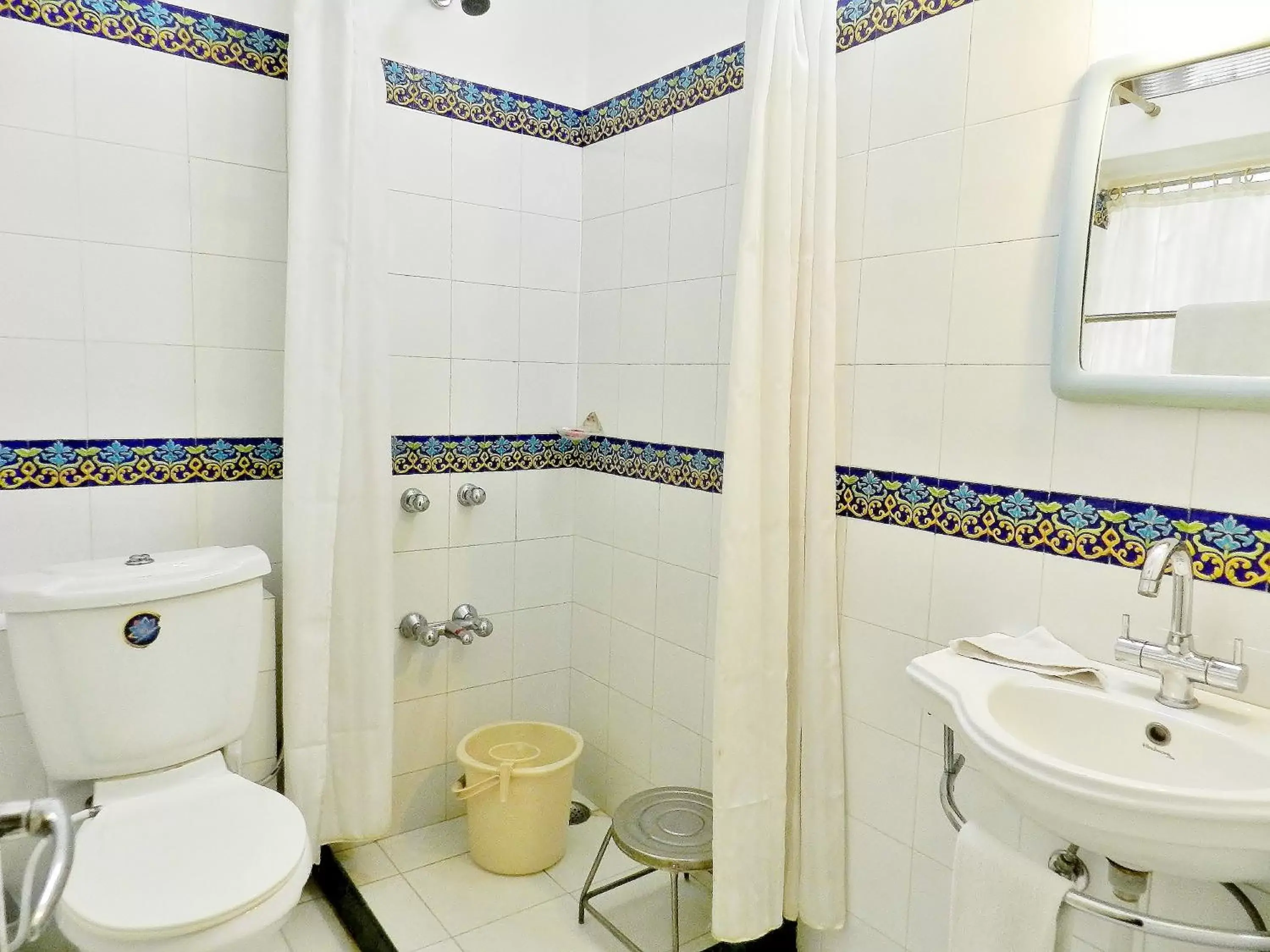 Photo of the whole room, Bathroom in Hotel Arya Niwas