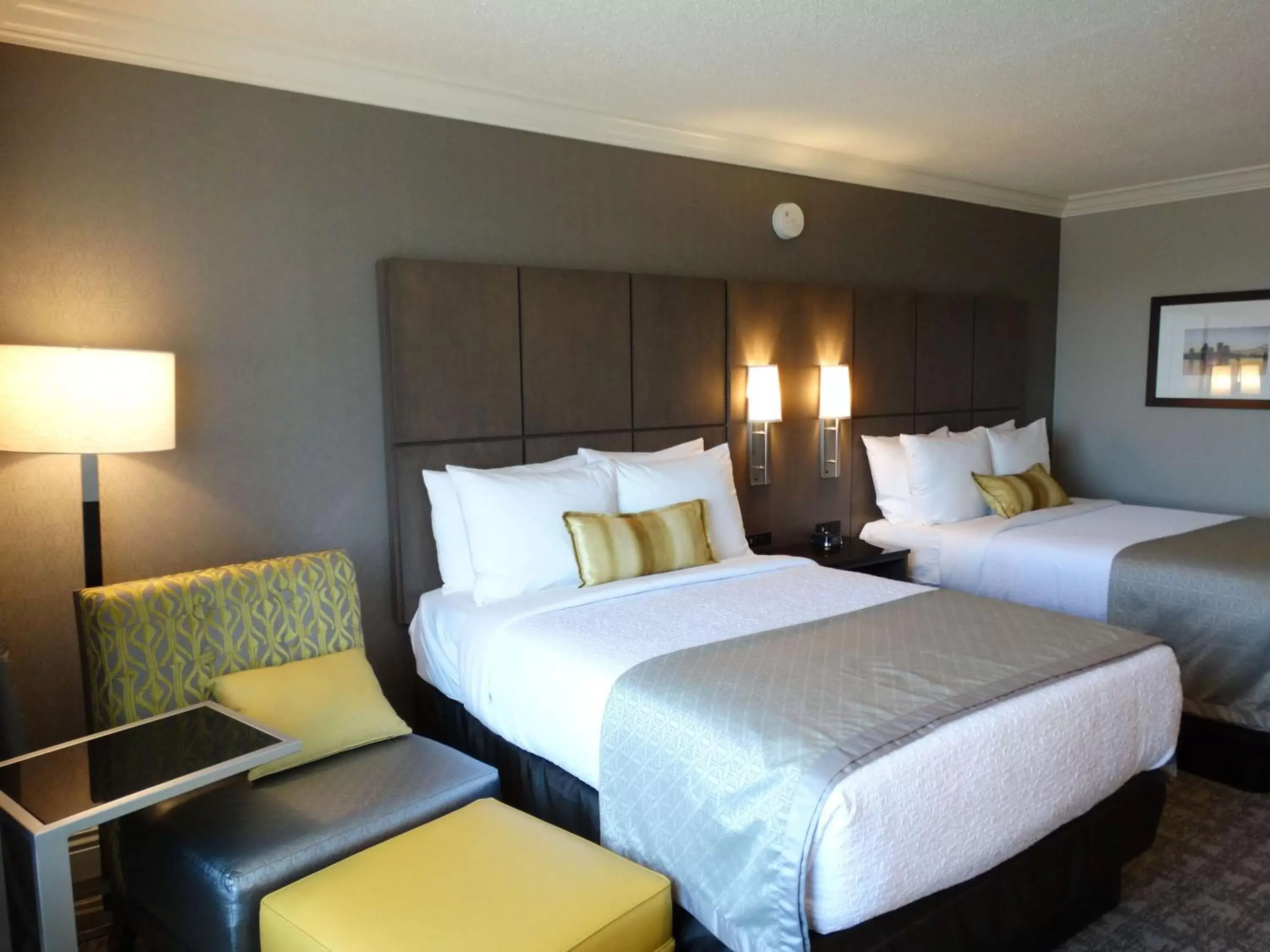 Photo of the whole room, Bed in Best Western Premier Airport/Expo Center Hotel