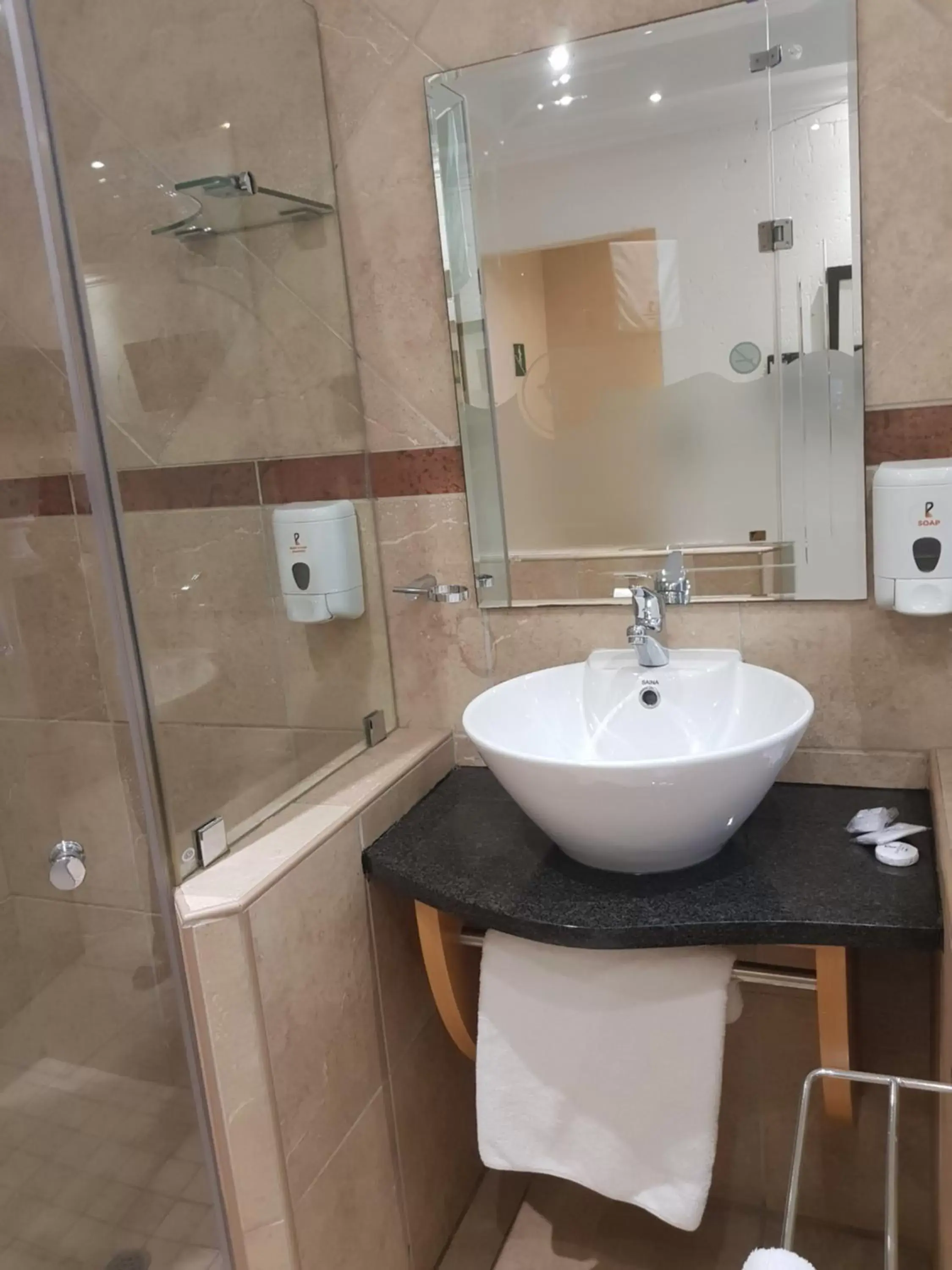 Bathroom in Europrime Hotel