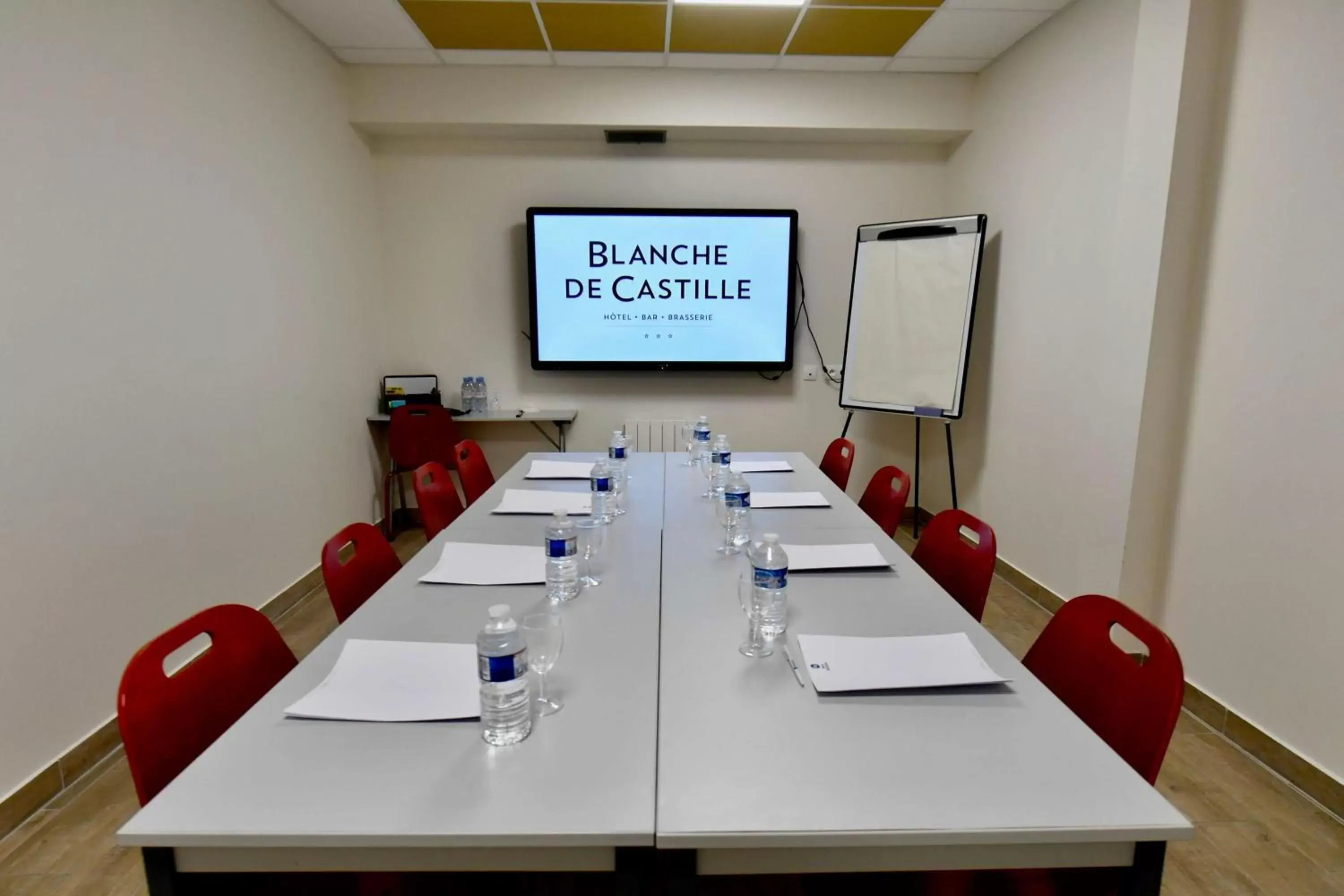 Meeting/conference room in Best Western Blanche De Castille Dourdan