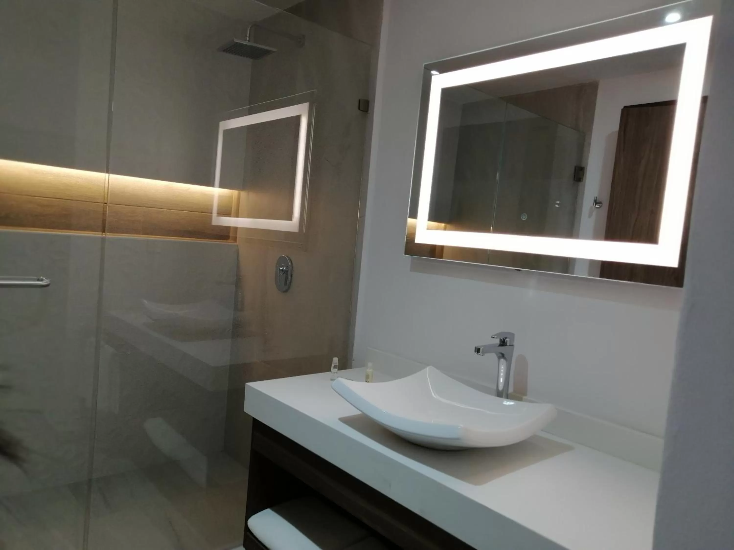 Bathroom in Wyndham Puebla Angelopolis