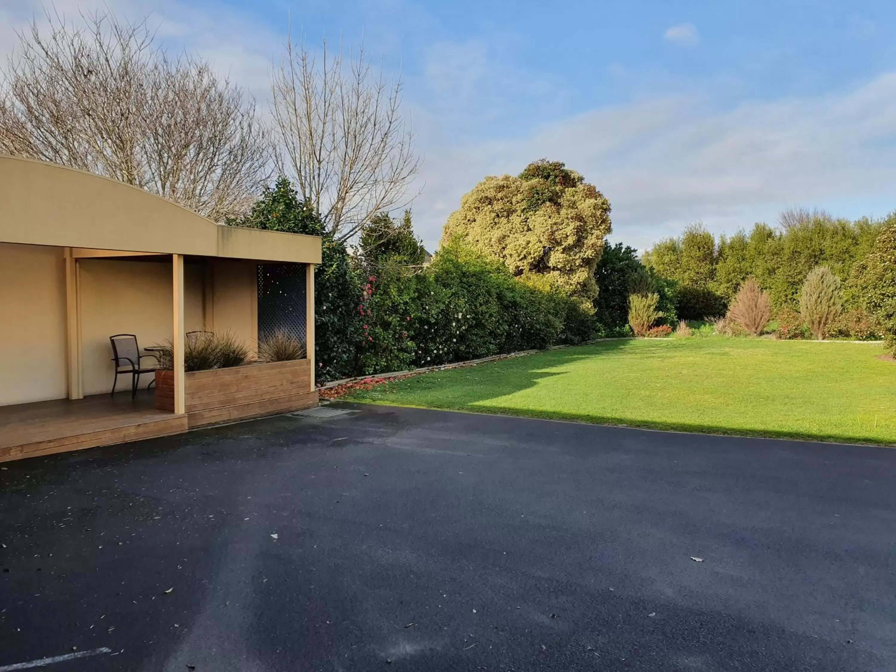 Garden view, Property Building in Tower Motor Inn