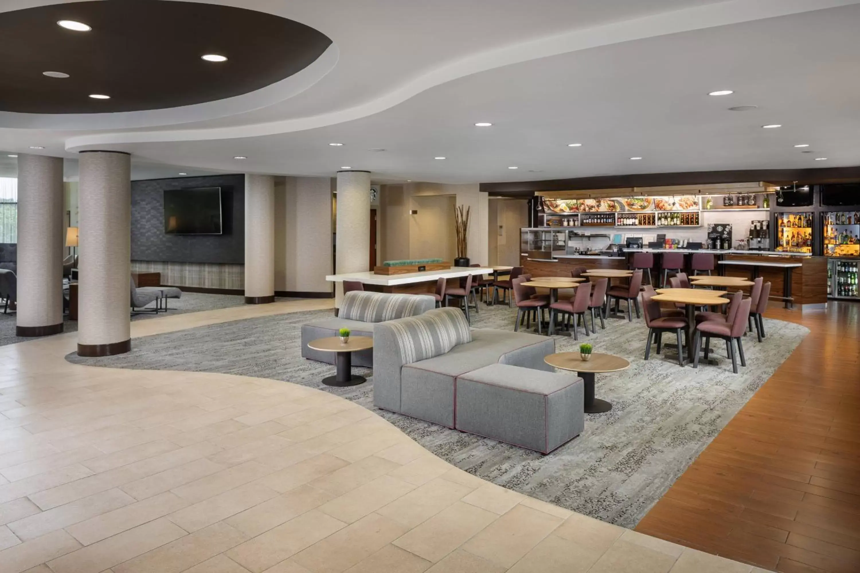 Lobby or reception in Courtyard by Marriott Anniston Oxford