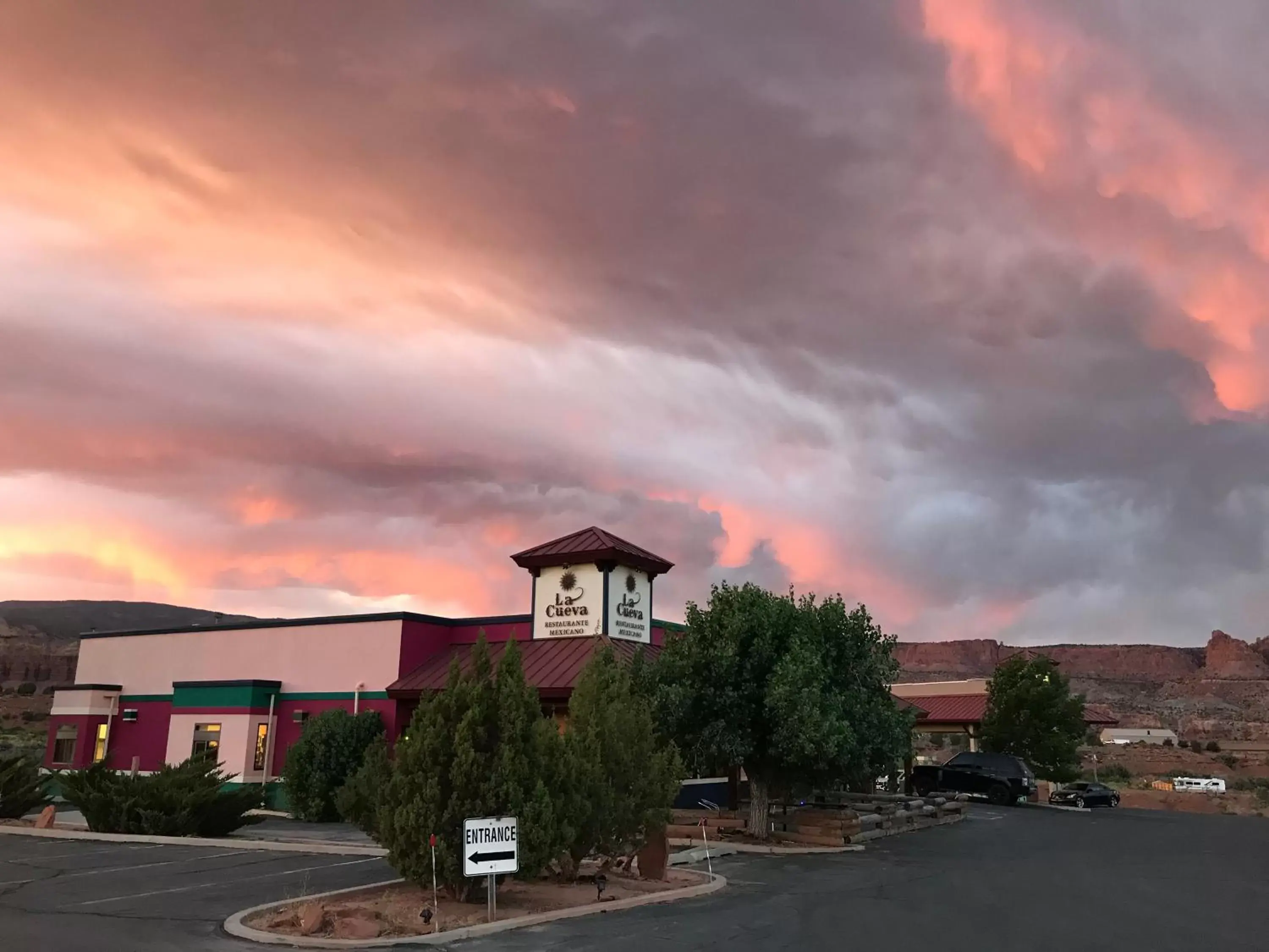 Restaurant/places to eat in The Noor Hotel Restaurant/places to eat in The Noor Hotel