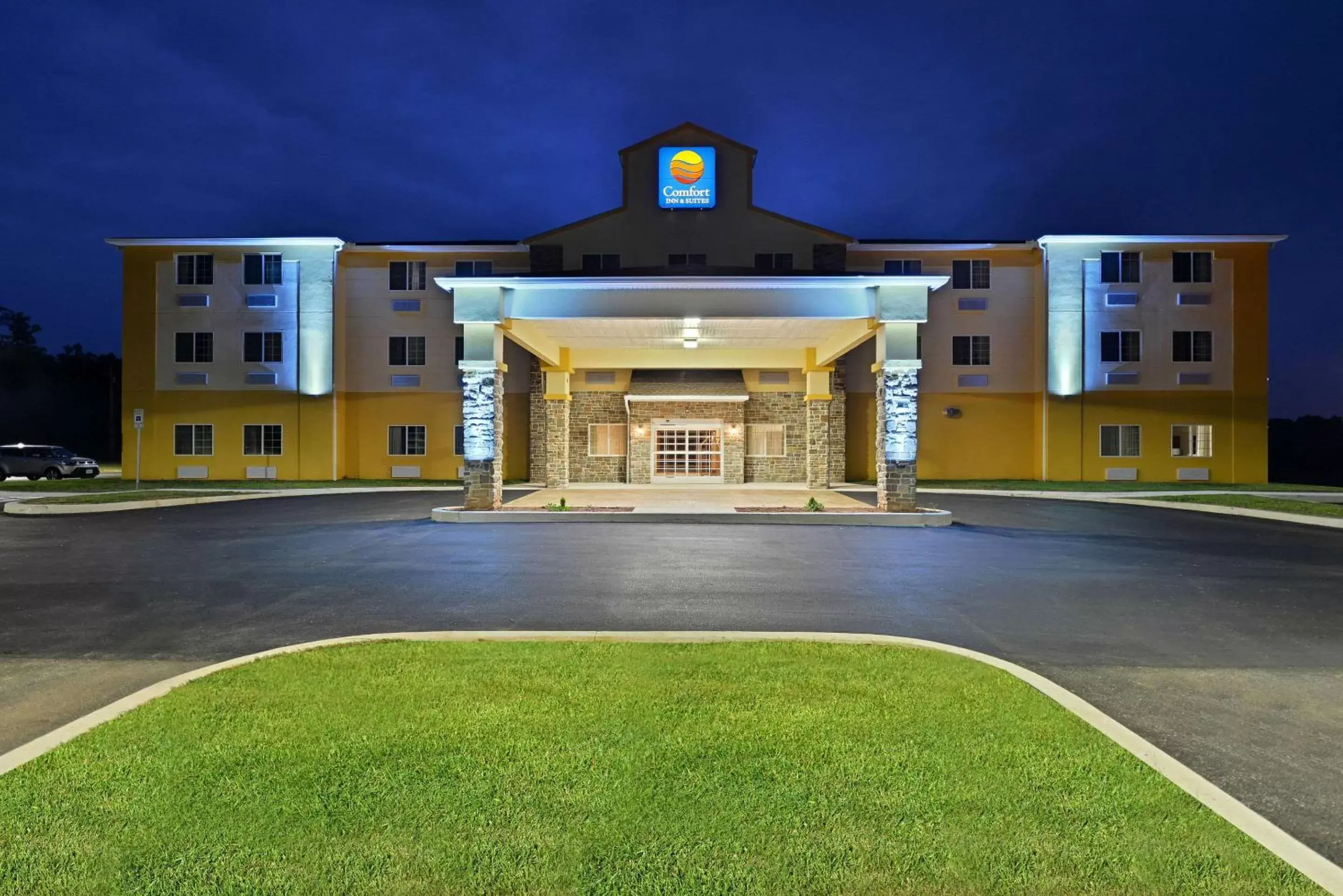 Property Building in Comfort Inn and Suites Manheim