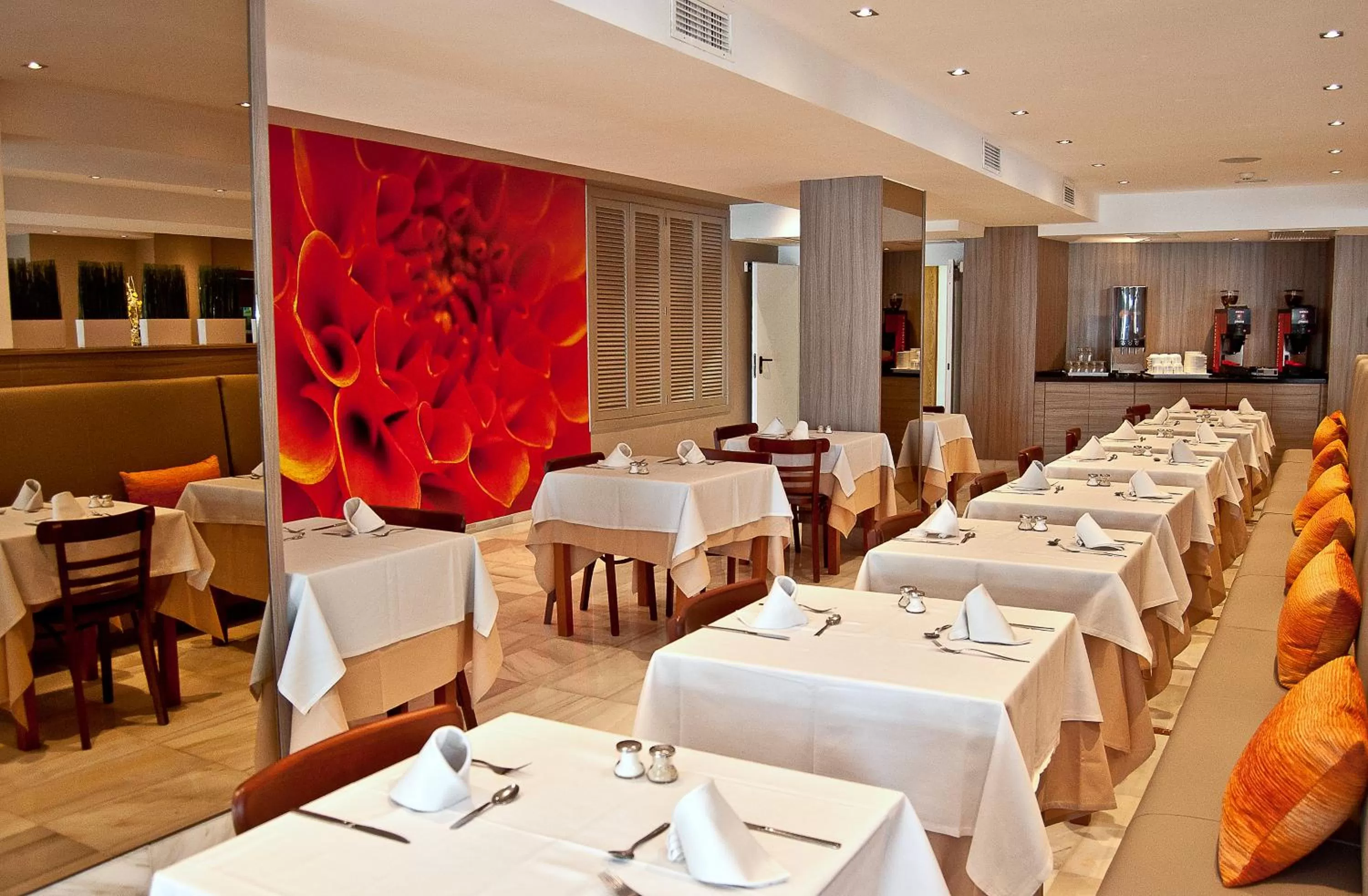 Restaurant/places to eat in BQ Augusta Hotel