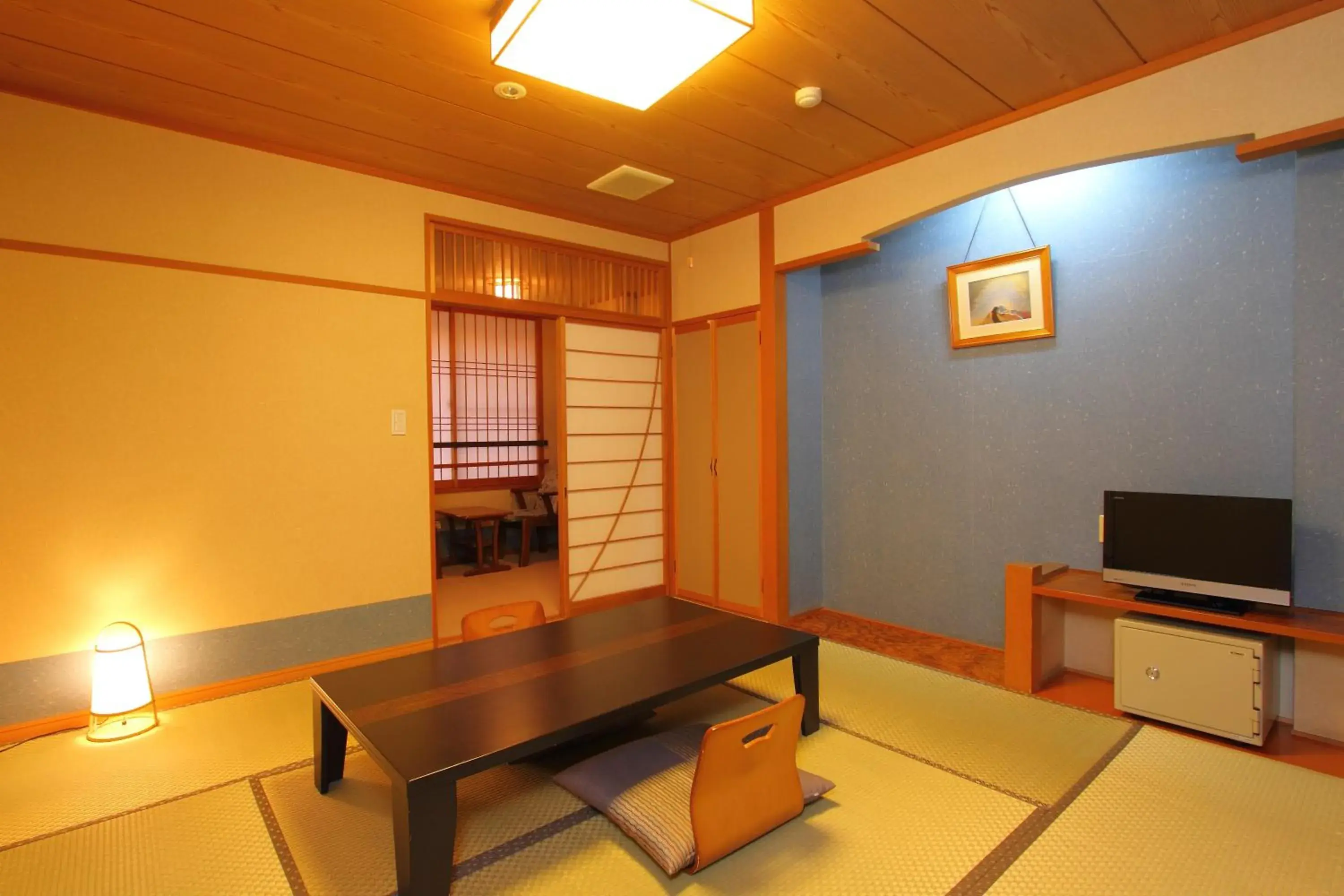 Japanese-Style Twin Room with Mt.Fuji View with Lake View Bathroom - single occupancy in Hotel Asafuji Japanese-Style Twin Room with Mt.Fuji View with Lake View Bathroom - single occupancy in Hotel Asafuji