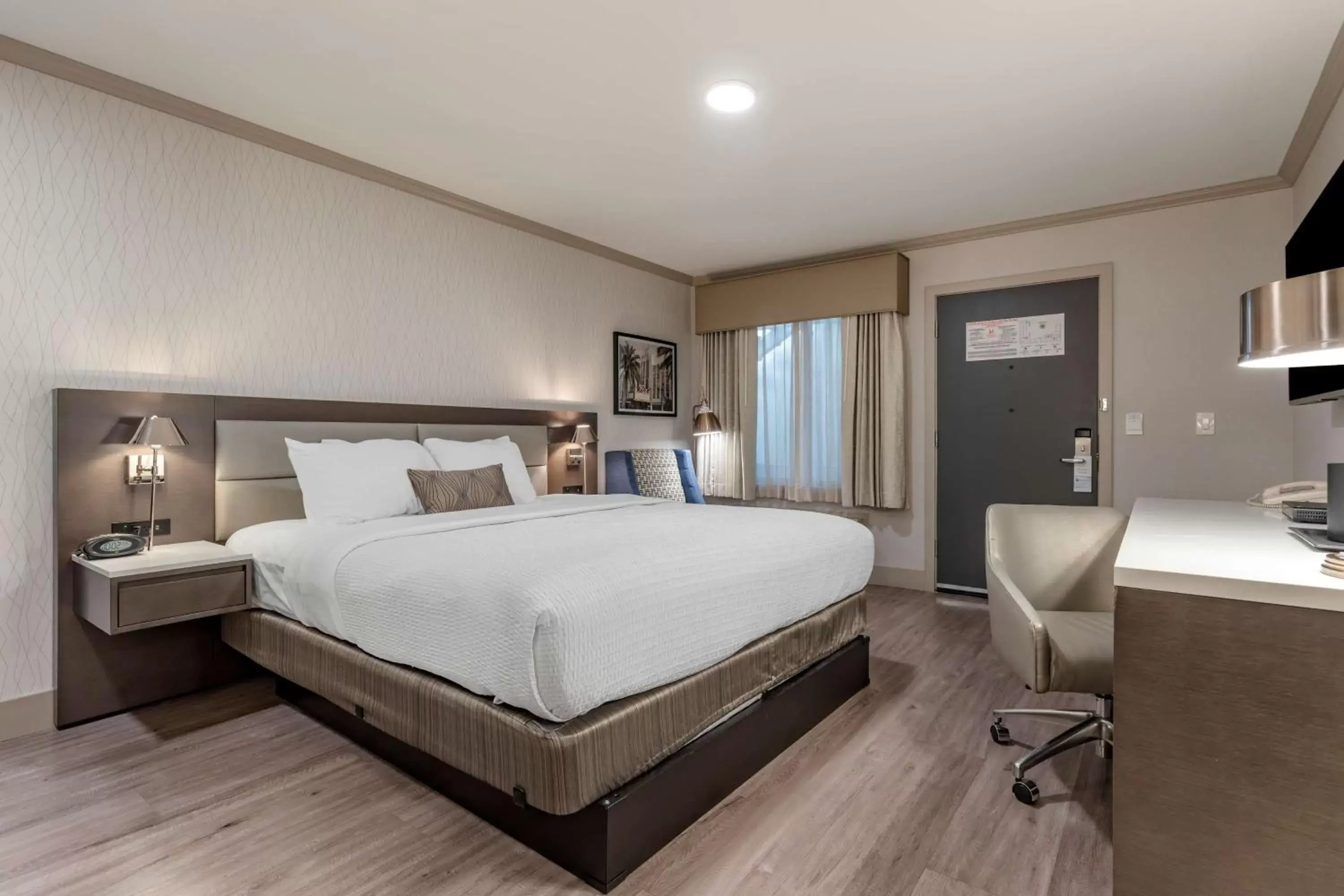 Bedroom, Bed in Best Western Plus Executive Suites