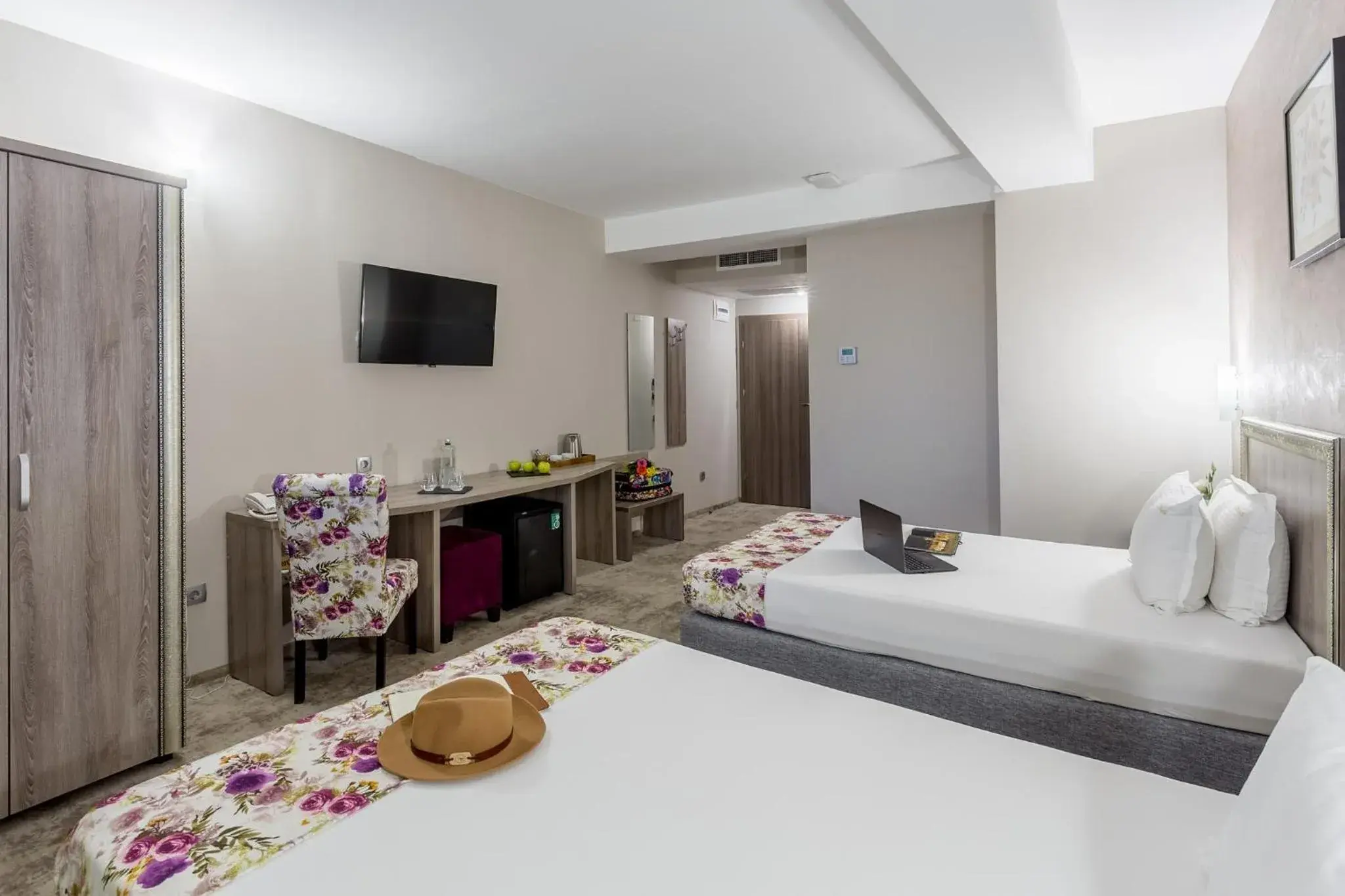 Bedroom, Bed in Prestige Boutique Hotel Craiova