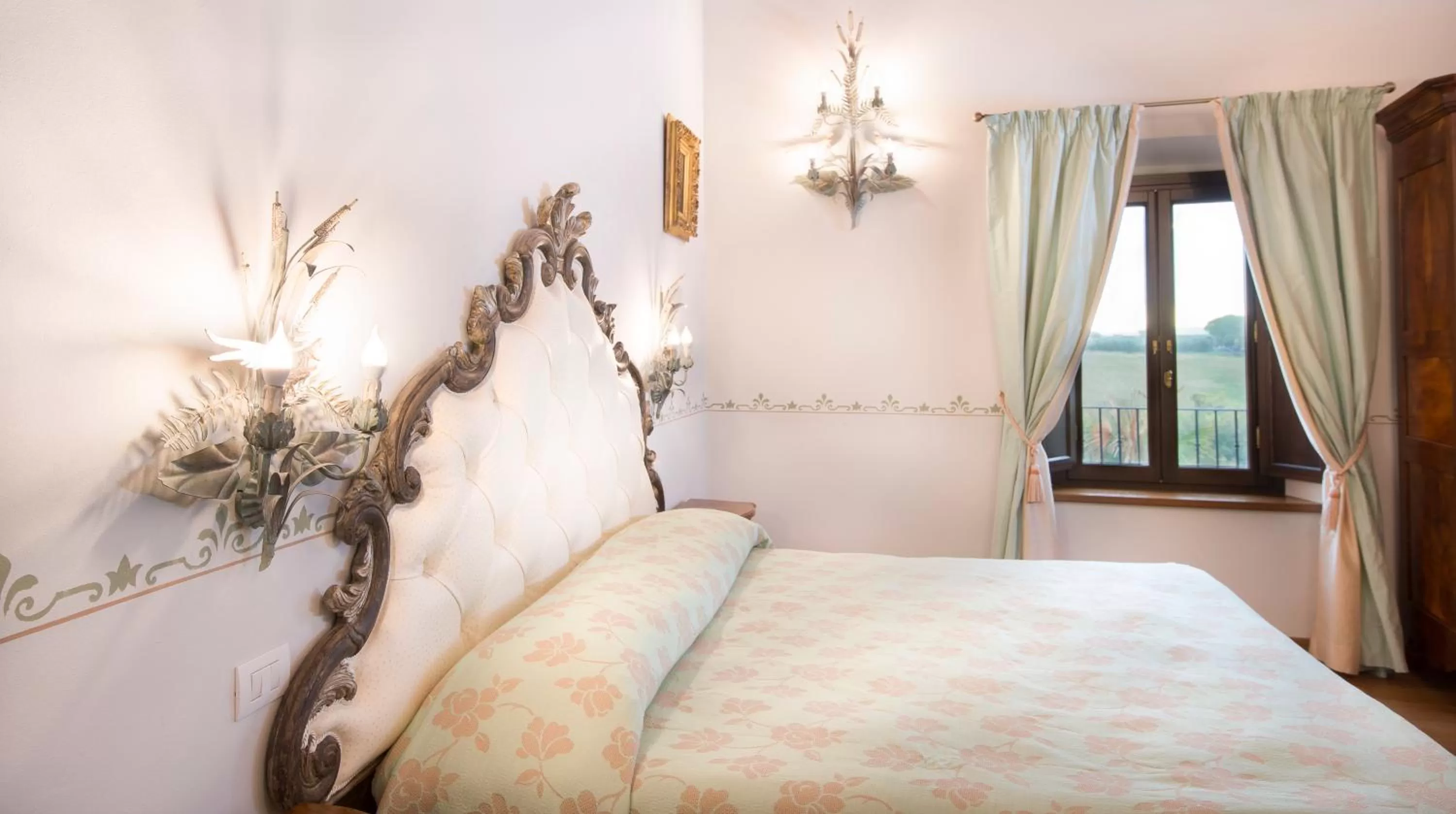 Bed in Palazzo Pacini