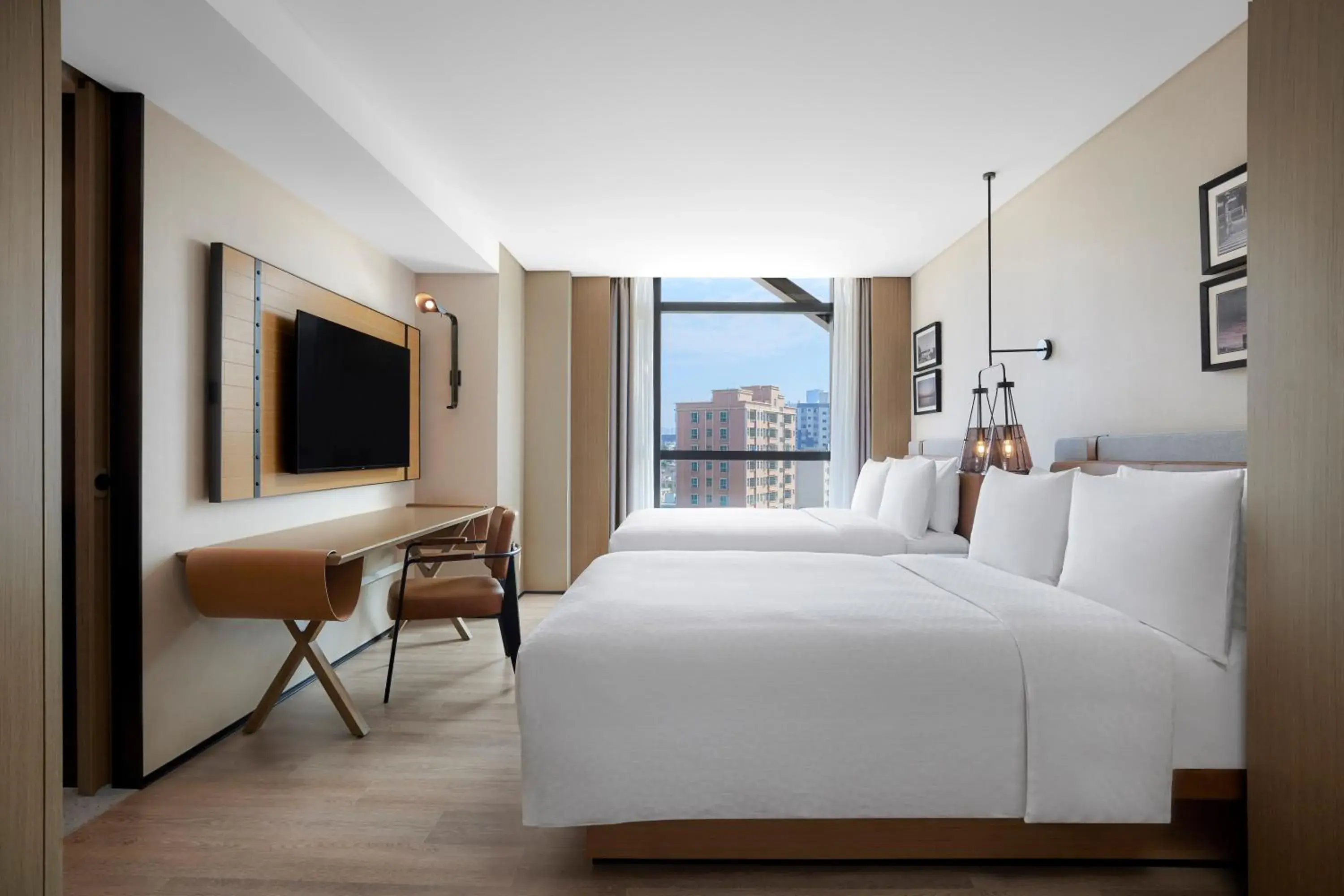 Bed in Four Points by Sheraton Shenzhen Bao'an
