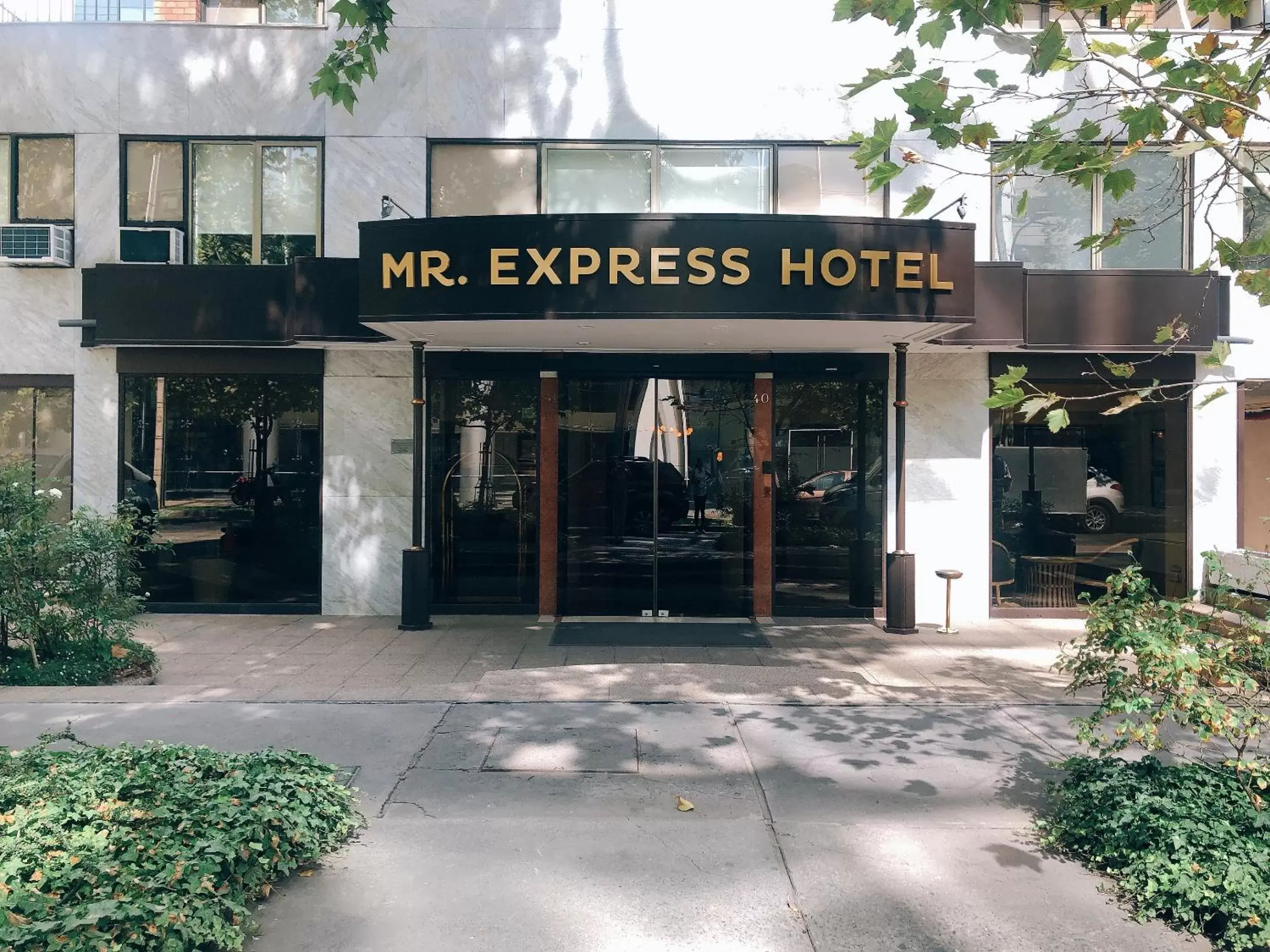 Facade/entrance in MR Express (ex Hotel Neruda Express)